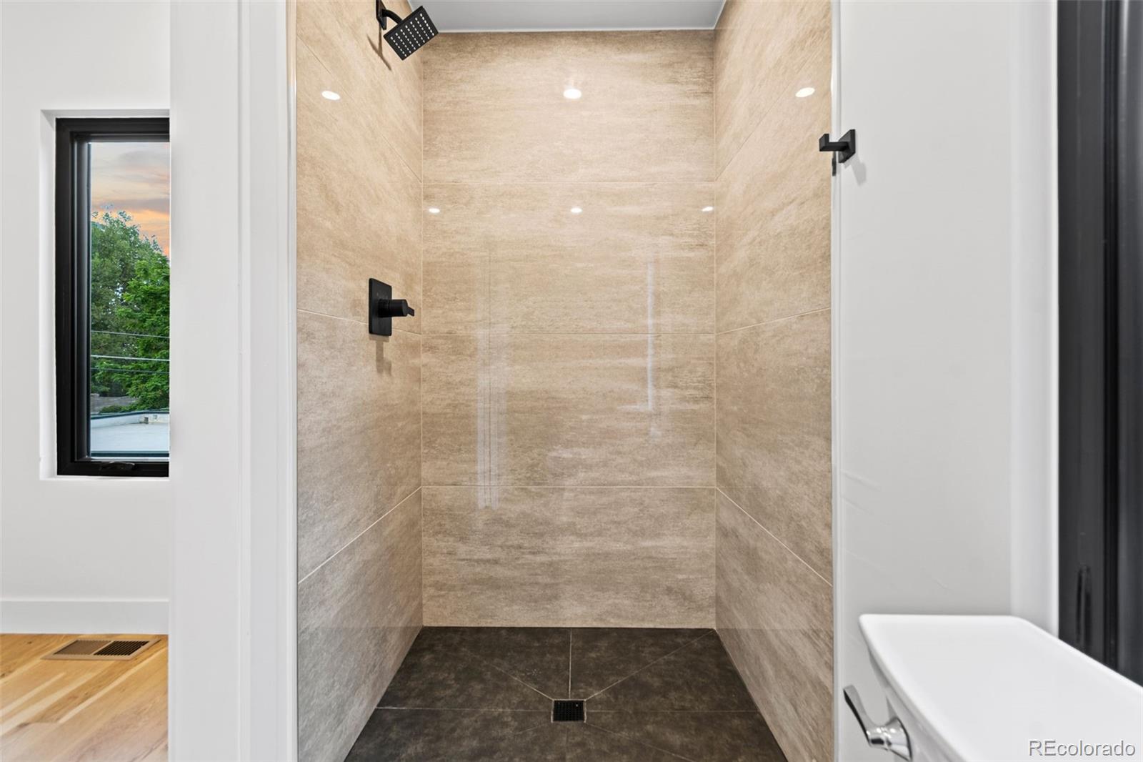 MLS Image #32 for 1446  stuart street,denver, Colorado