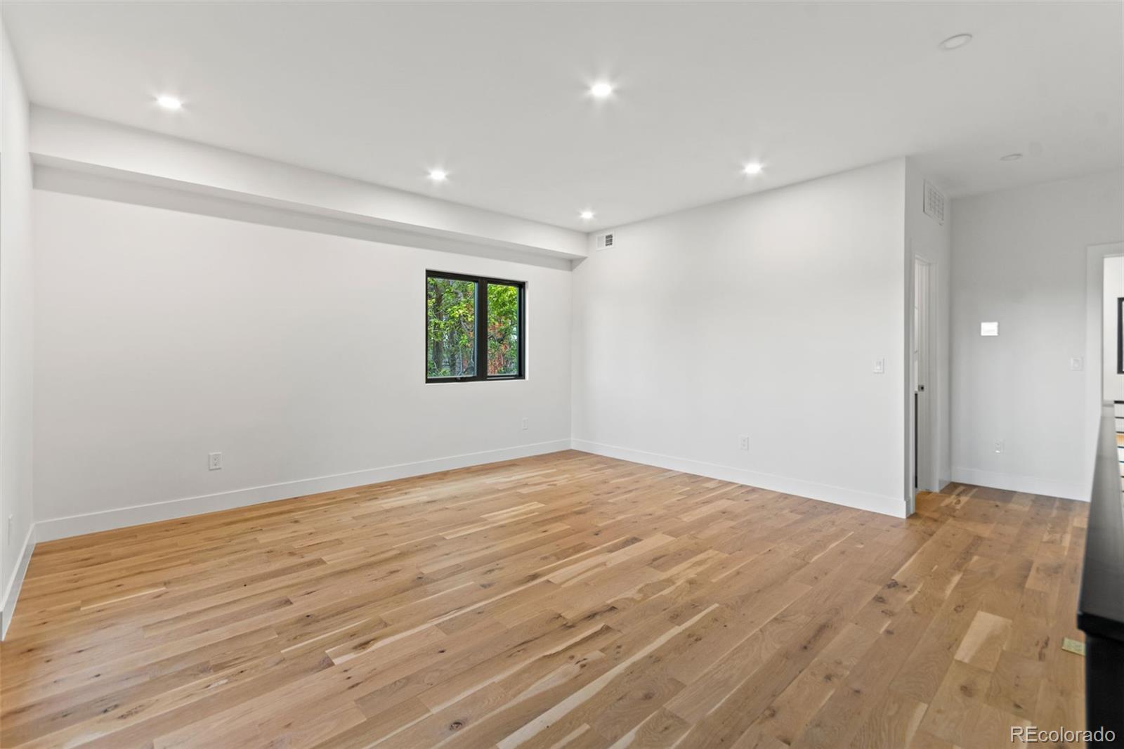 MLS Image #33 for 1446  stuart street,denver, Colorado