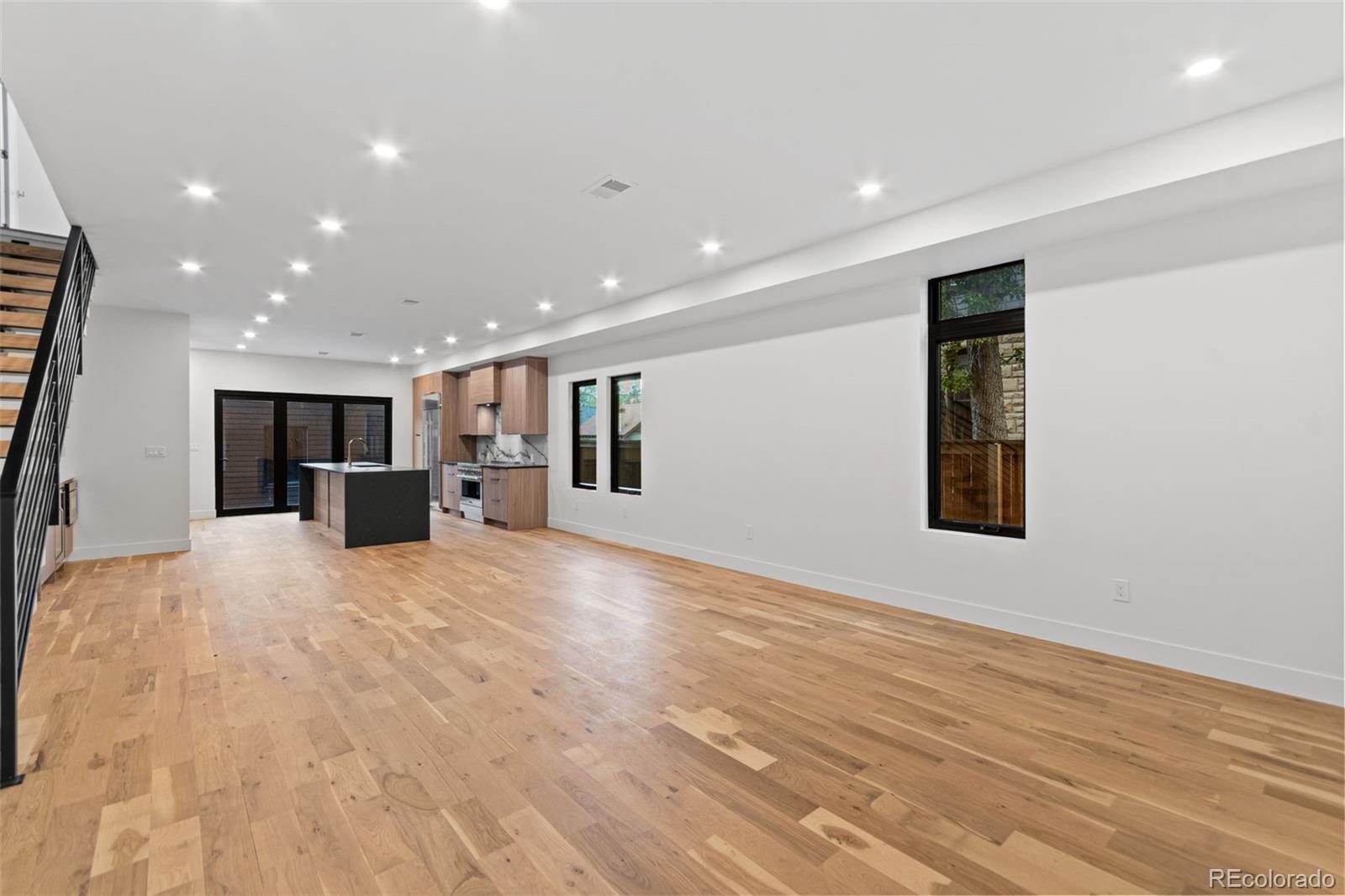 MLS Image #8 for 1446  stuart street,denver, Colorado