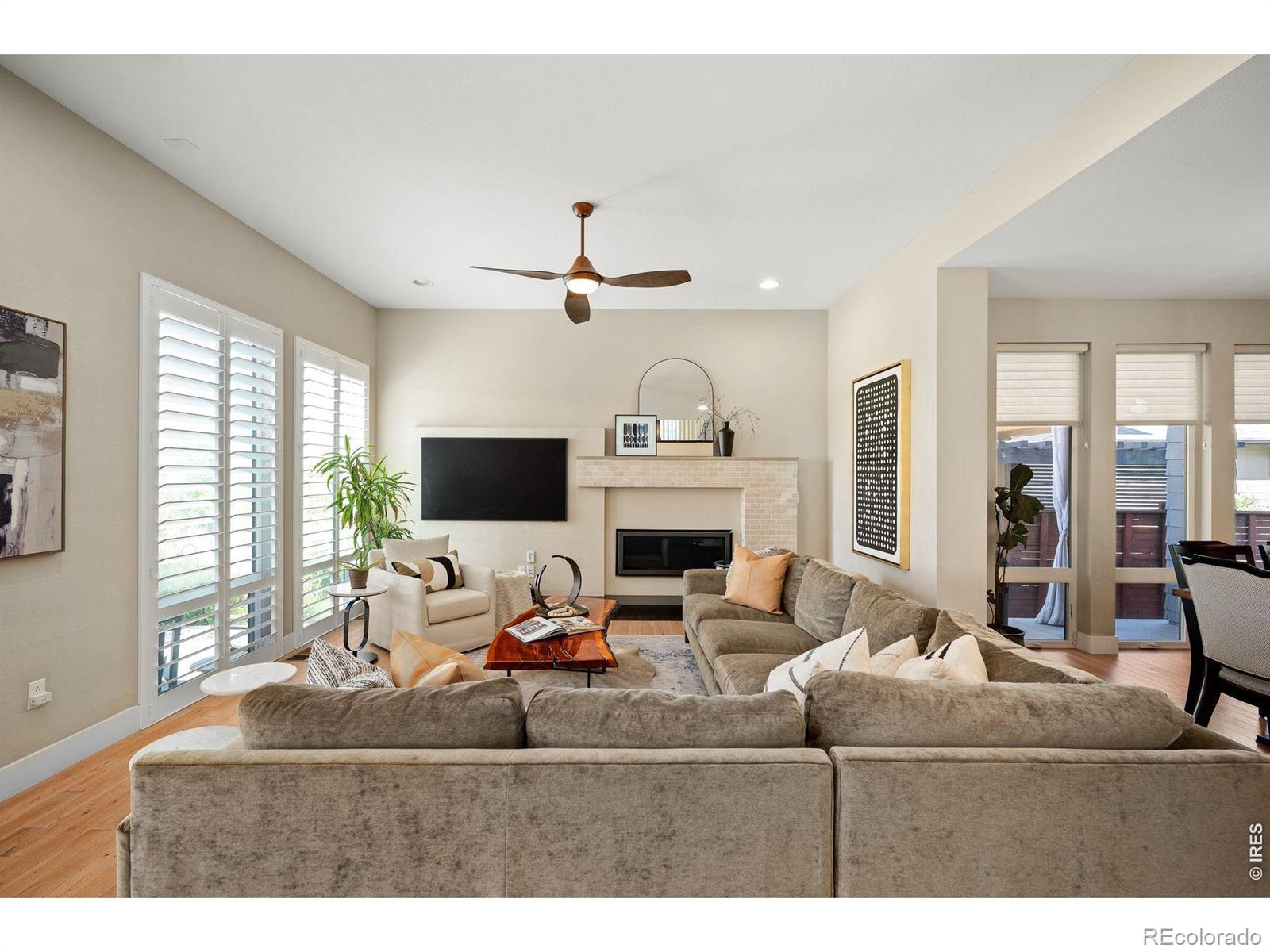 MLS Image #3 for 7945 e prairie meadow drive,denver, Colorado