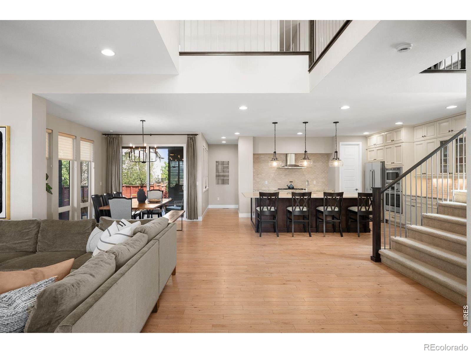 MLS Image #6 for 7945 e prairie meadow drive,denver, Colorado