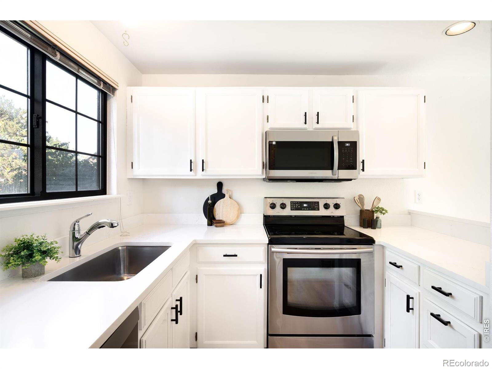 MLS Image #13 for 521 w sycamore circle,louisville, Colorado