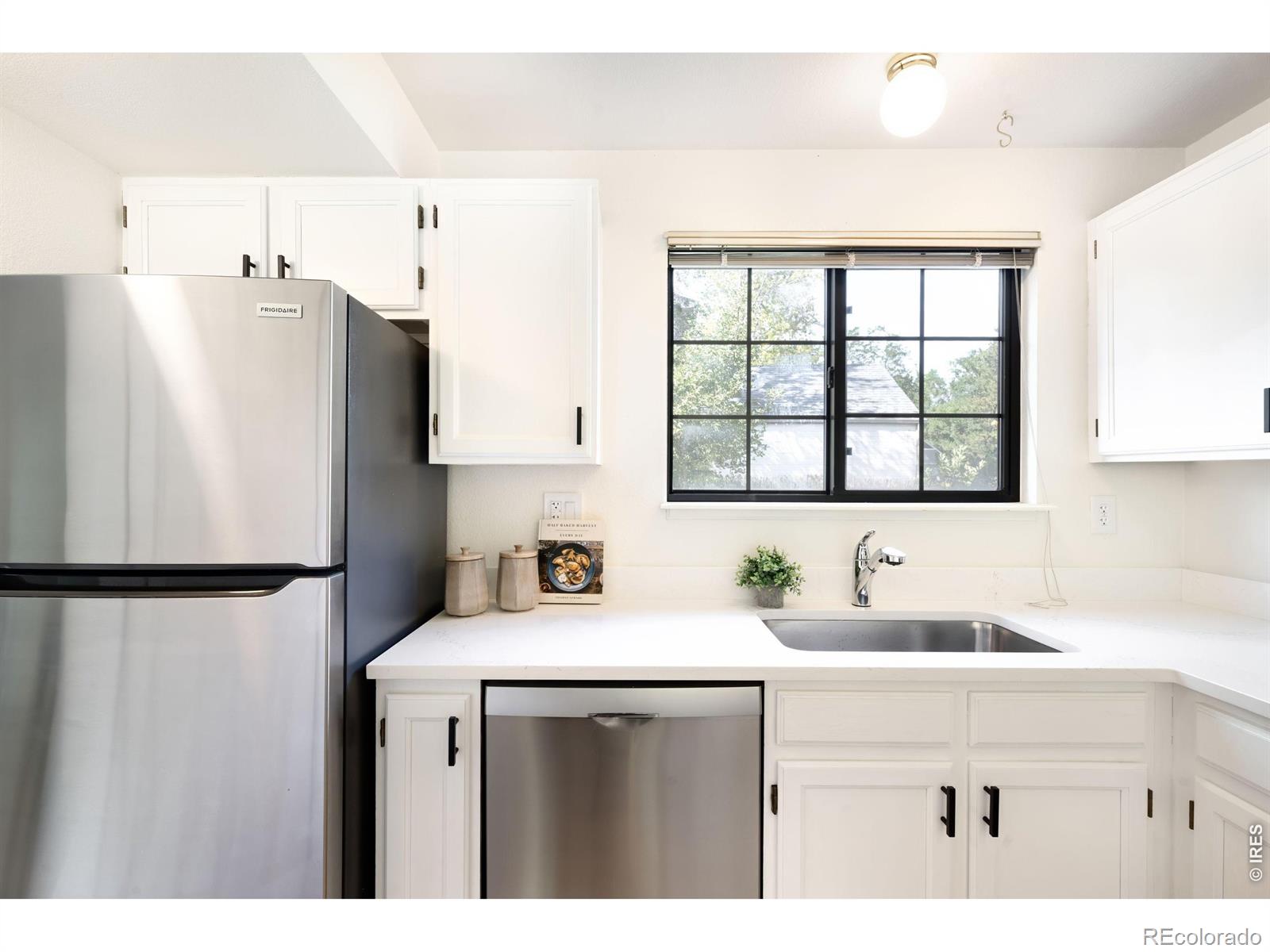 MLS Image #14 for 521 w sycamore circle,louisville, Colorado