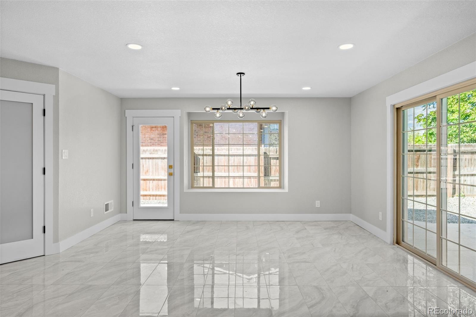 MLS Image #10 for 300 s kendall street,denver, Colorado