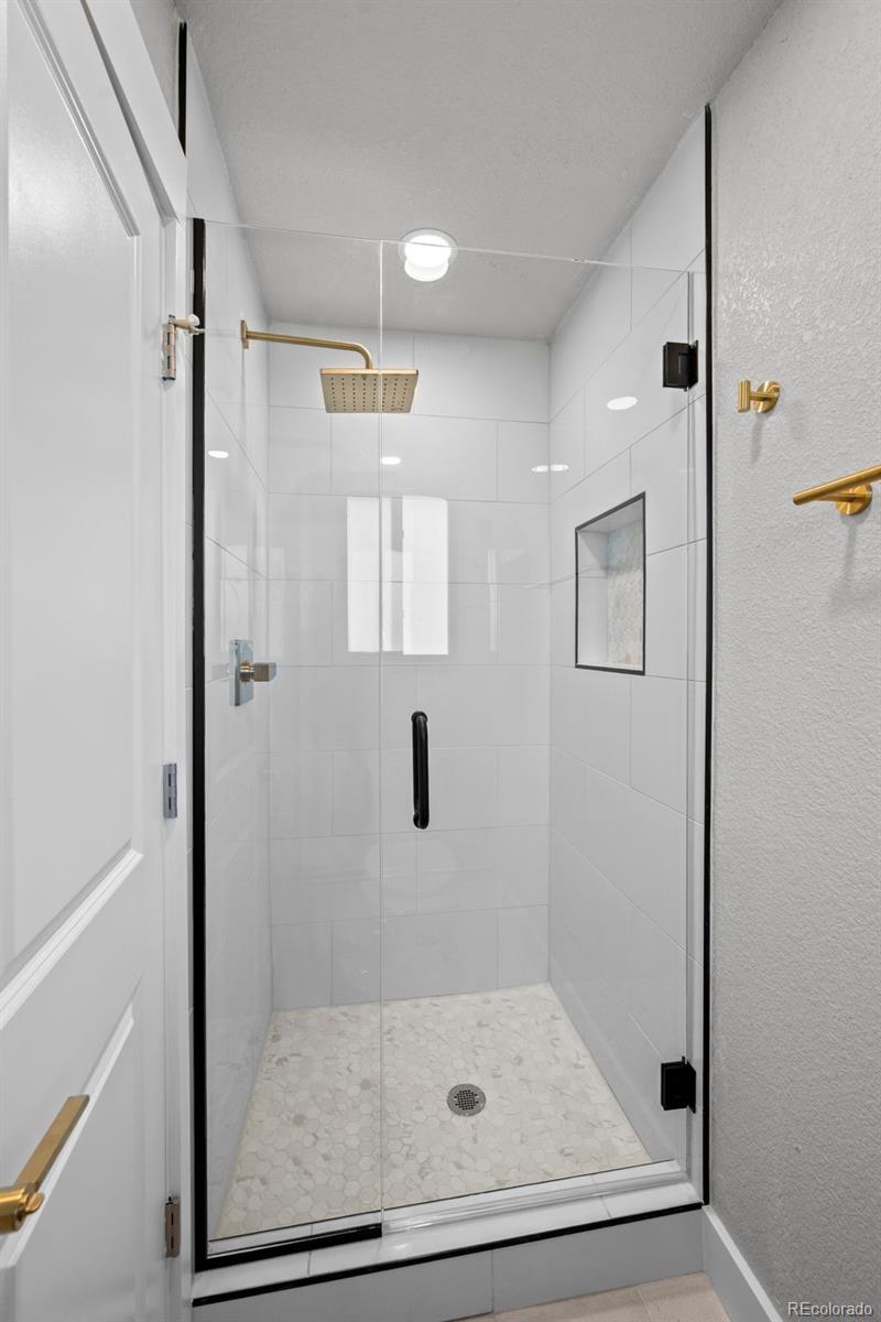MLS Image #18 for 300 s kendall street,denver, Colorado
