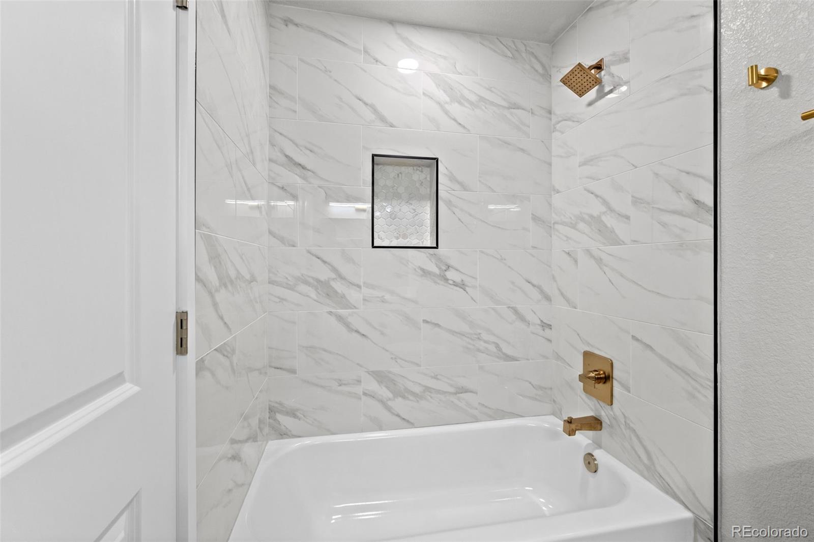MLS Image #22 for 300 s kendall street,denver, Colorado