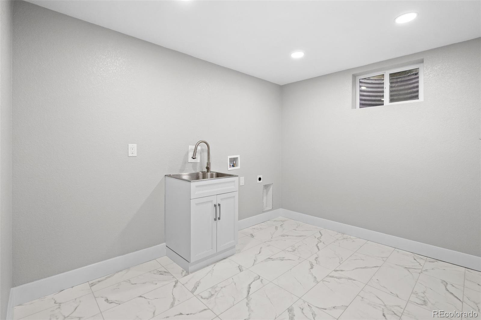 MLS Image #29 for 300 s kendall street,denver, Colorado