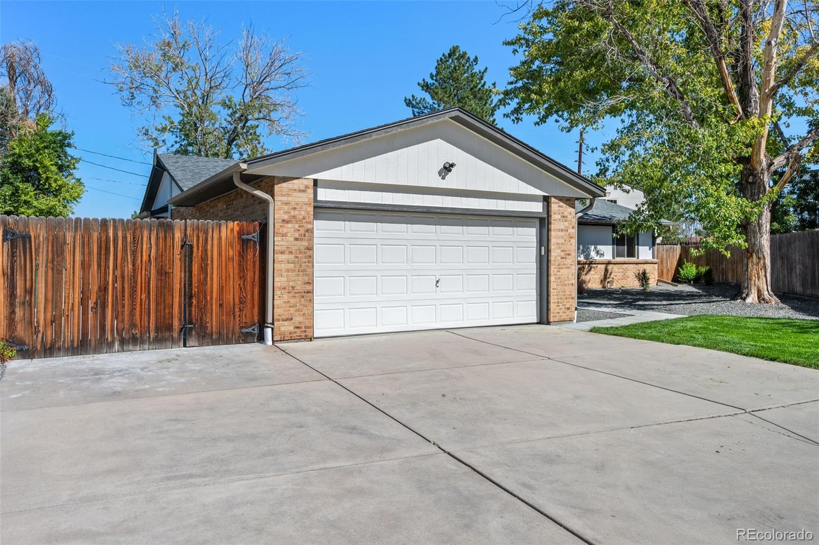 MLS Image #33 for 300 s kendall street,denver, Colorado