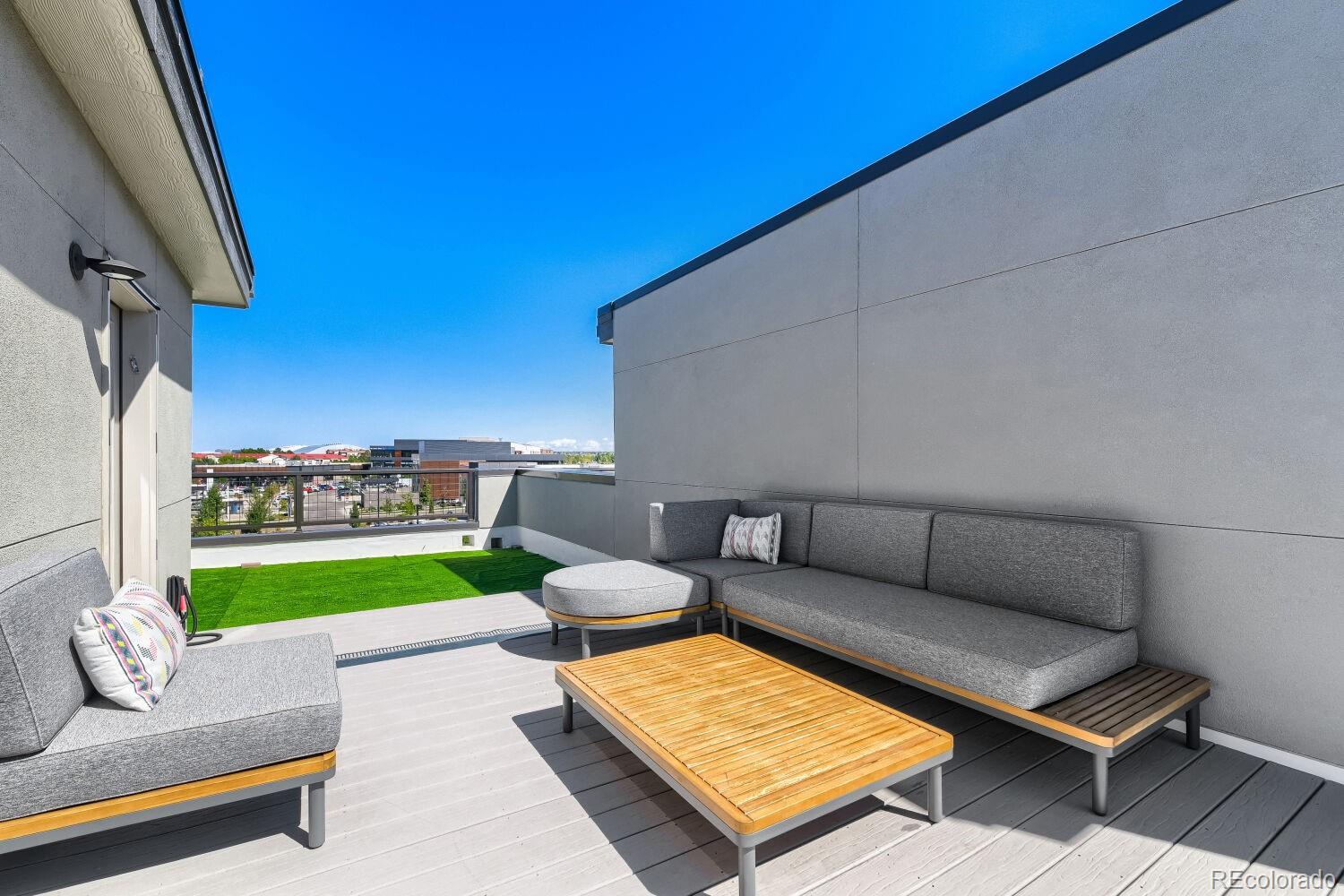 MLS Image #16 for 28  oneida court,denver, Colorado