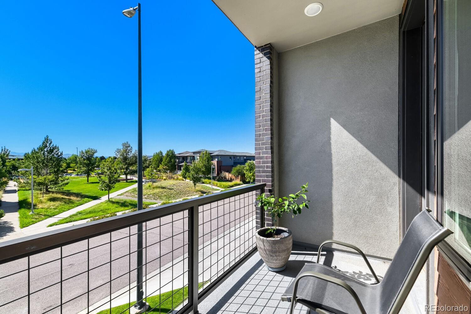 MLS Image #17 for 28  oneida court,denver, Colorado