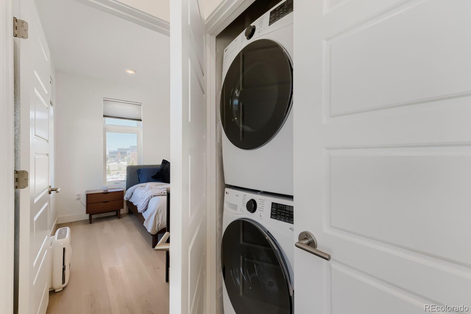 MLS Image #20 for 28  oneida court,denver, Colorado
