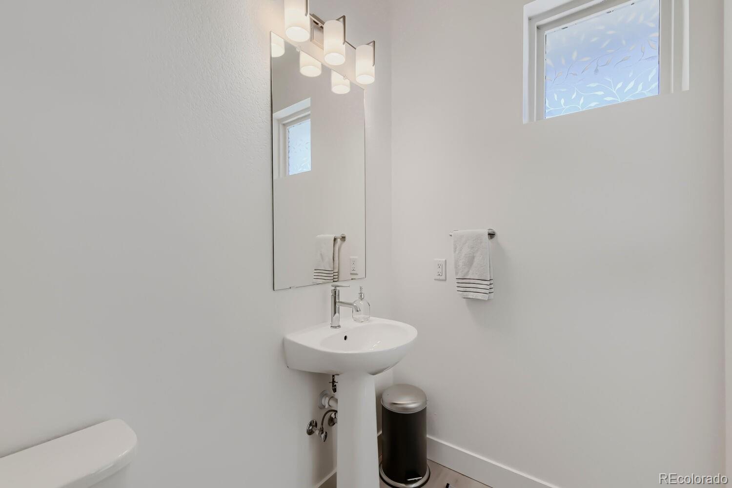 MLS Image #3 for 28  oneida court,denver, Colorado