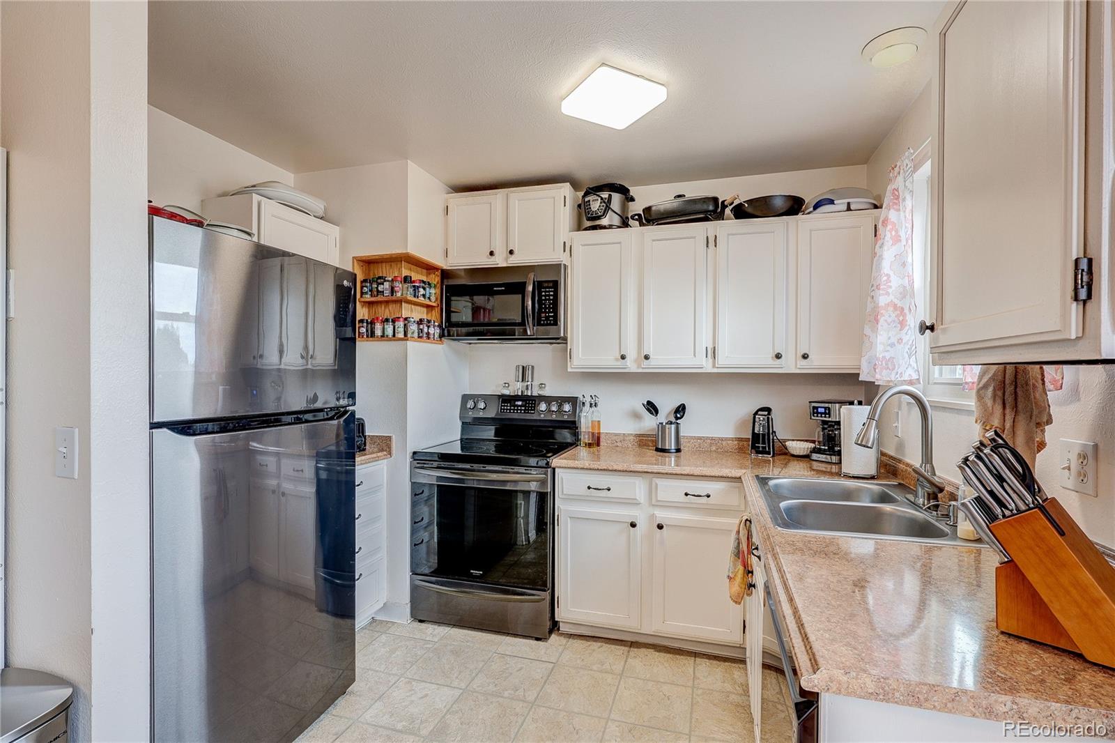 MLS Image #10 for 4796 s ouray street,aurora, Colorado
