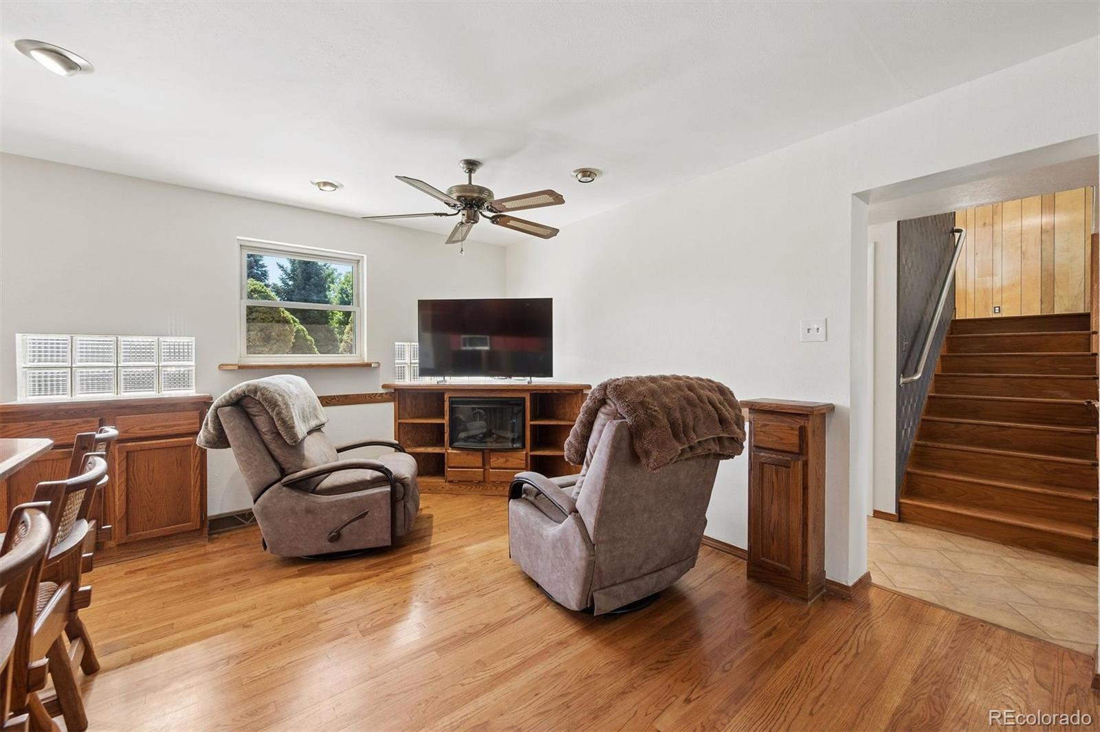 MLS Image #13 for 1995 s newport street,denver, Colorado
