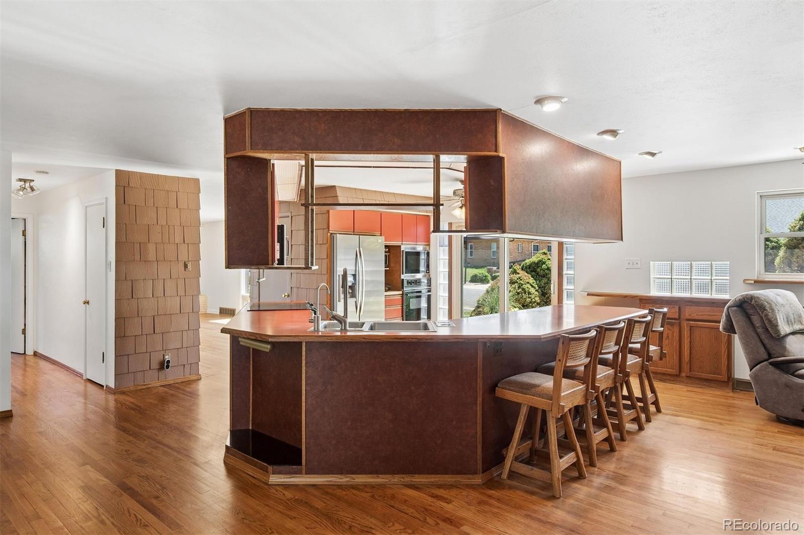 MLS Image #14 for 1995 s newport street,denver, Colorado