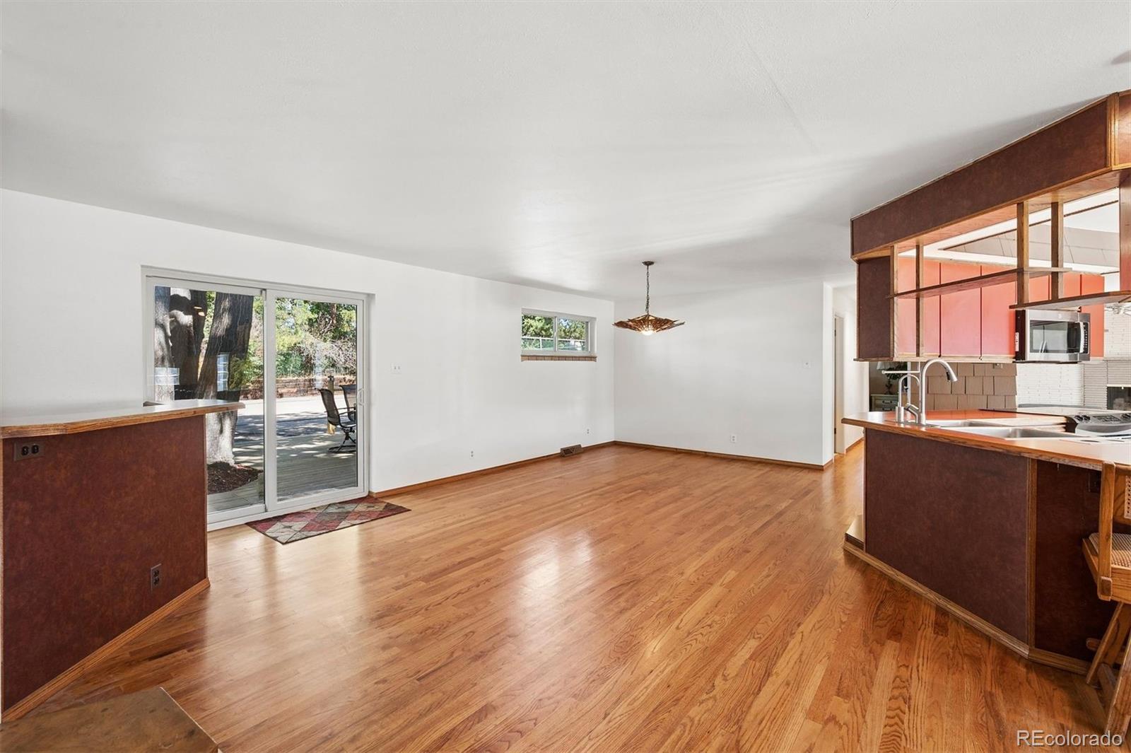 MLS Image #16 for 1995 s newport street,denver, Colorado