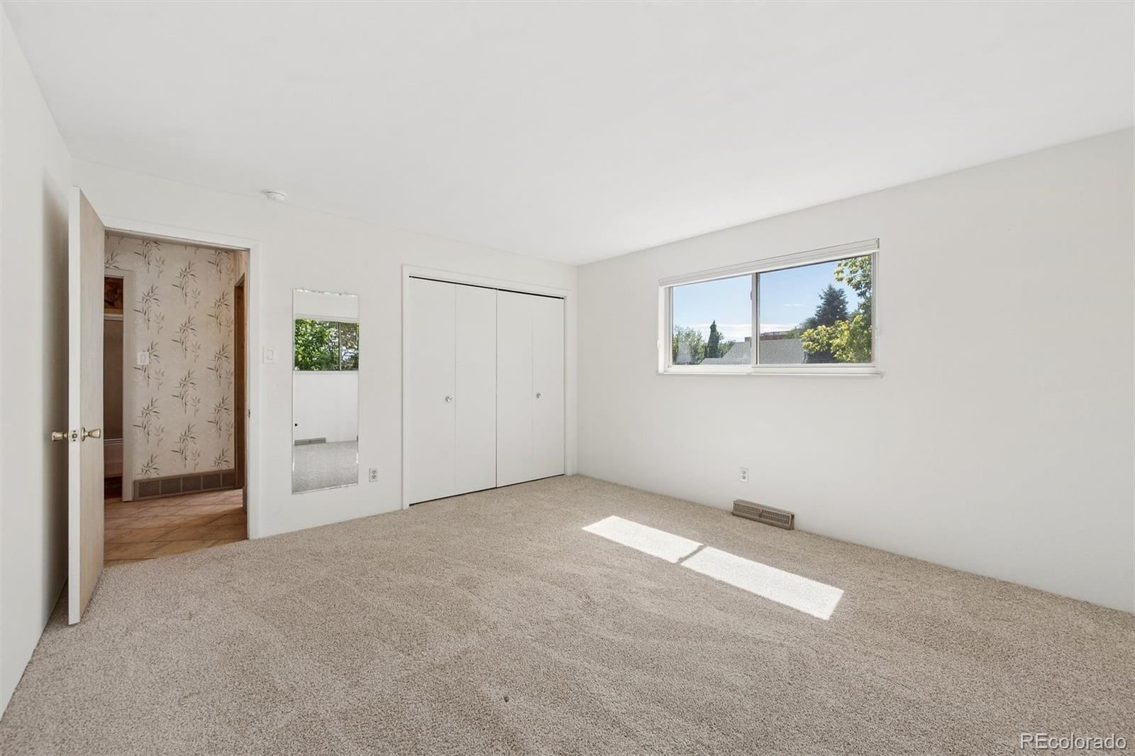 MLS Image #29 for 1995 s newport street,denver, Colorado
