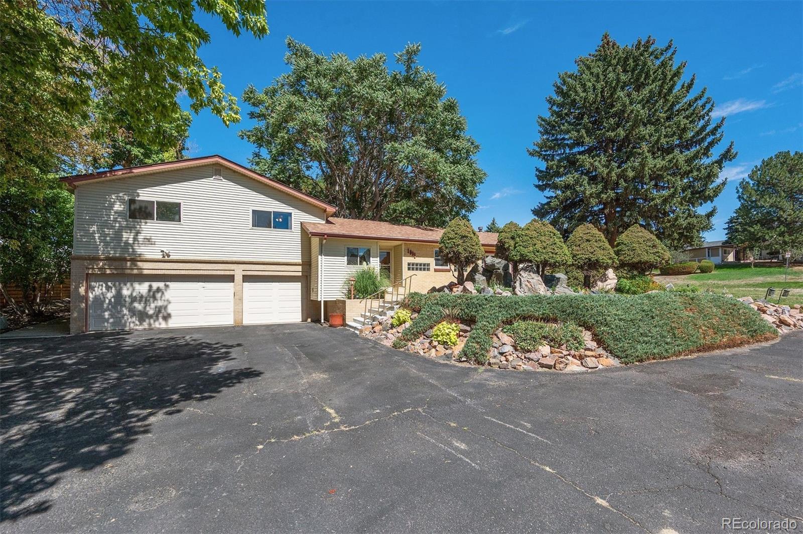 MLS Image #38 for 1995 s newport street,denver, Colorado