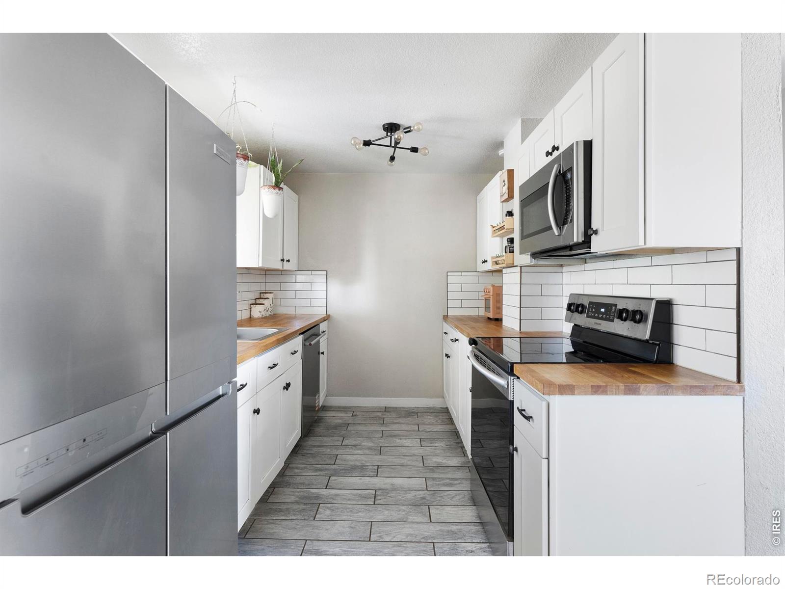 MLS Image #6 for 8441  devonshire boulevard,denver, Colorado
