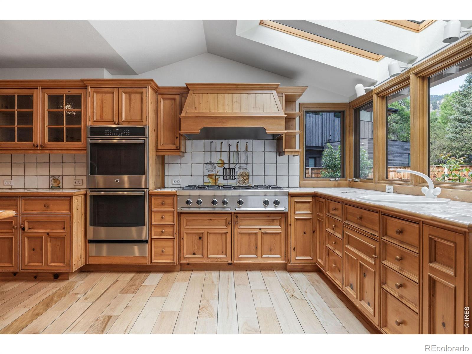 MLS Image #13 for 543  linden park drive,boulder, Colorado