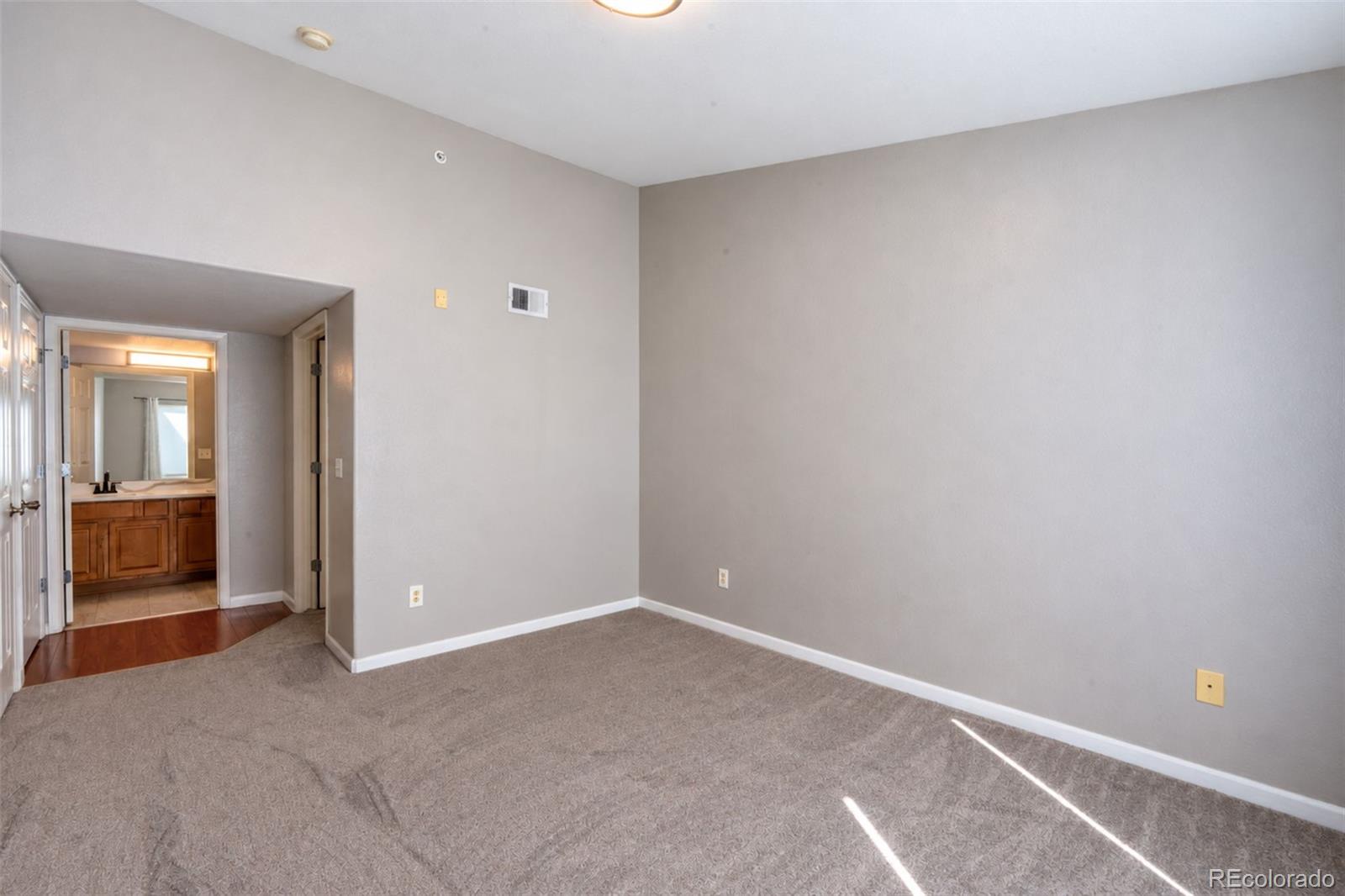 MLS Image #14 for 1604  granby way,aurora, Colorado