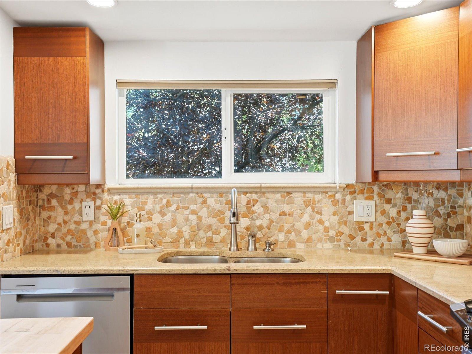 MLS Image #12 for 1420 s cherry street,denver, Colorado