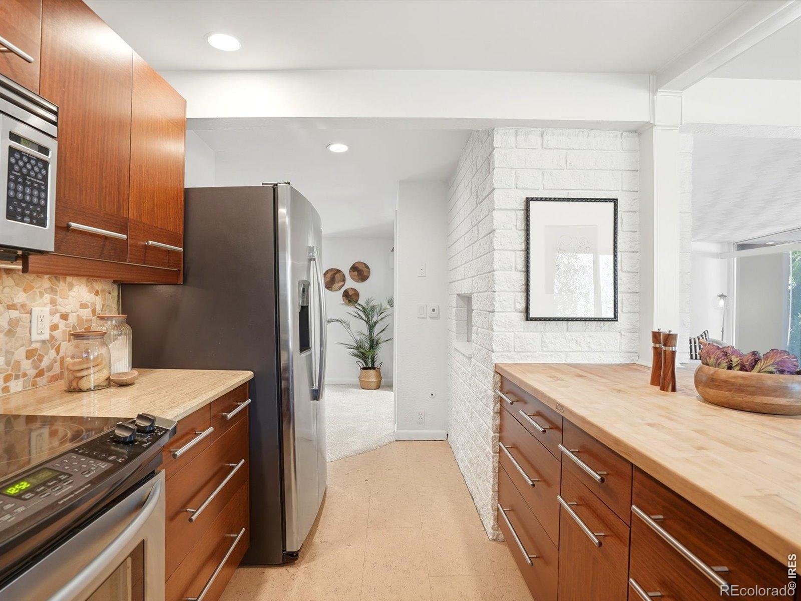 MLS Image #13 for 1420 s cherry street,denver, Colorado