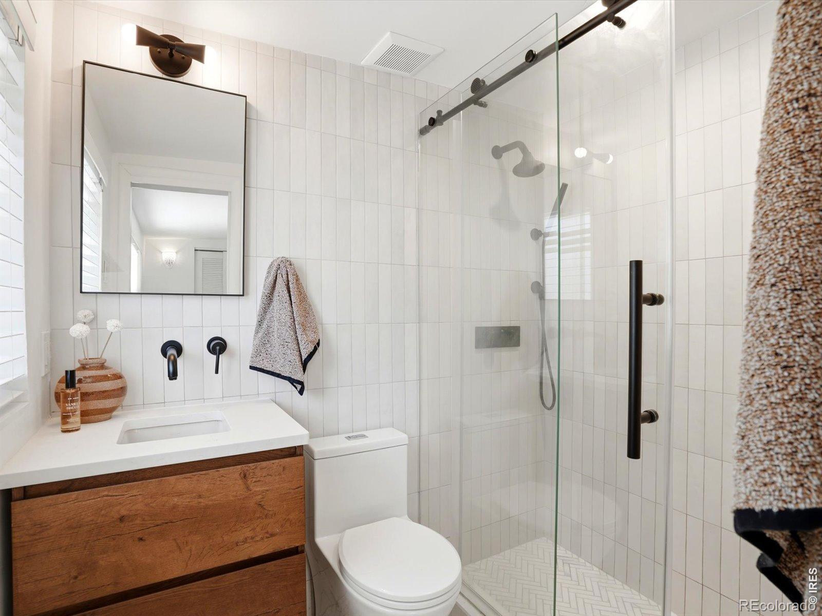 MLS Image #23 for 1420 s cherry street,denver, Colorado