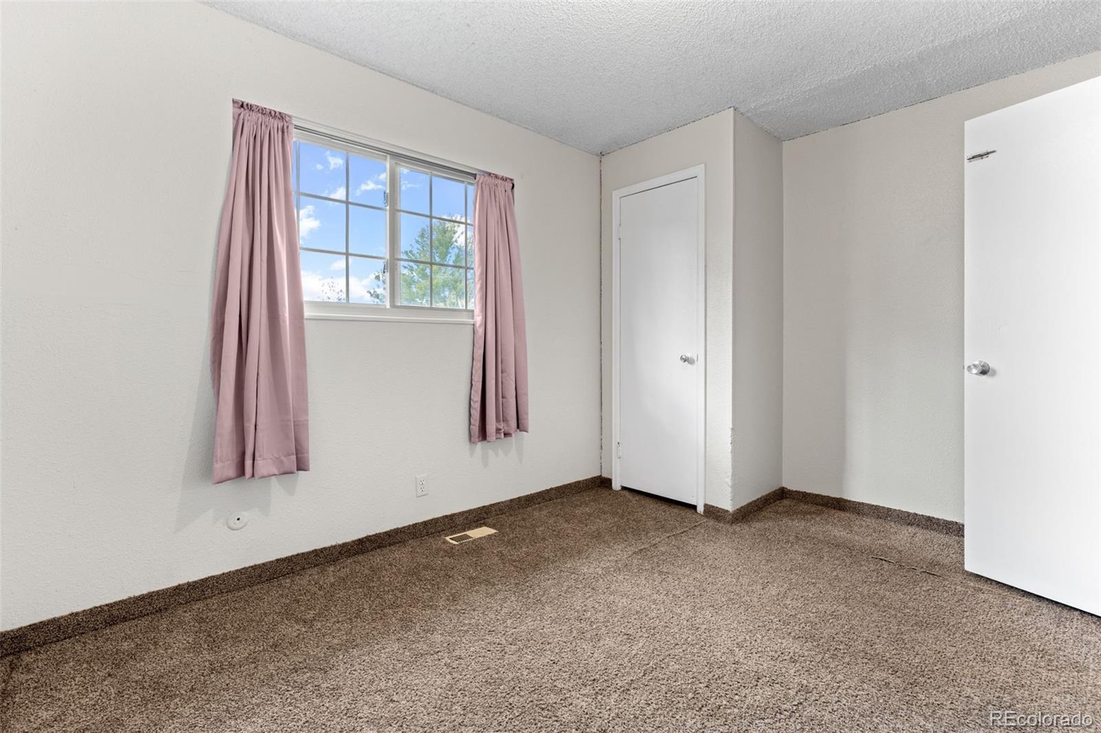MLS Image #15 for 14900 e 55 th avenue,denver, Colorado