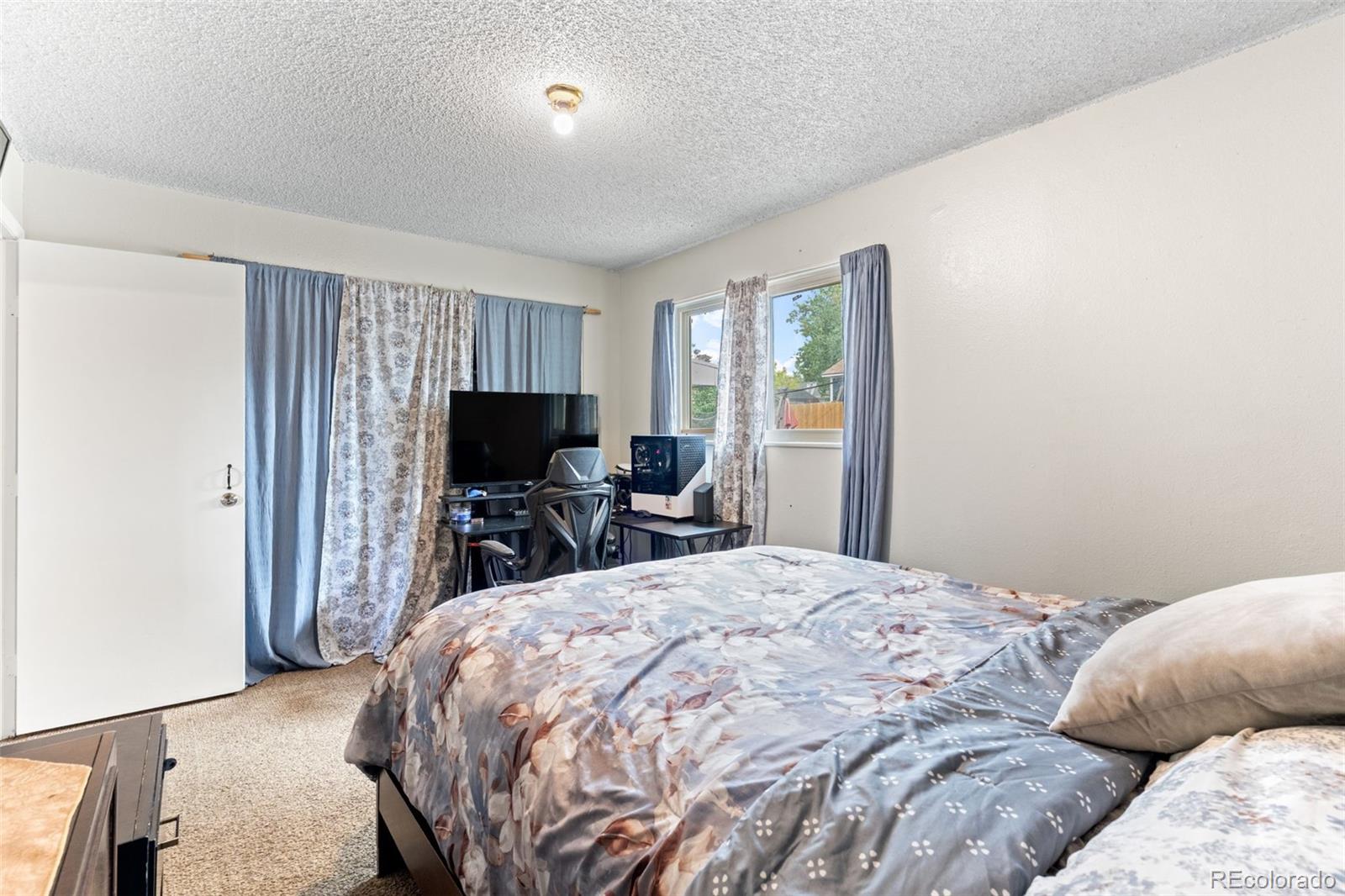 MLS Image #19 for 14900 e 55 th avenue,denver, Colorado