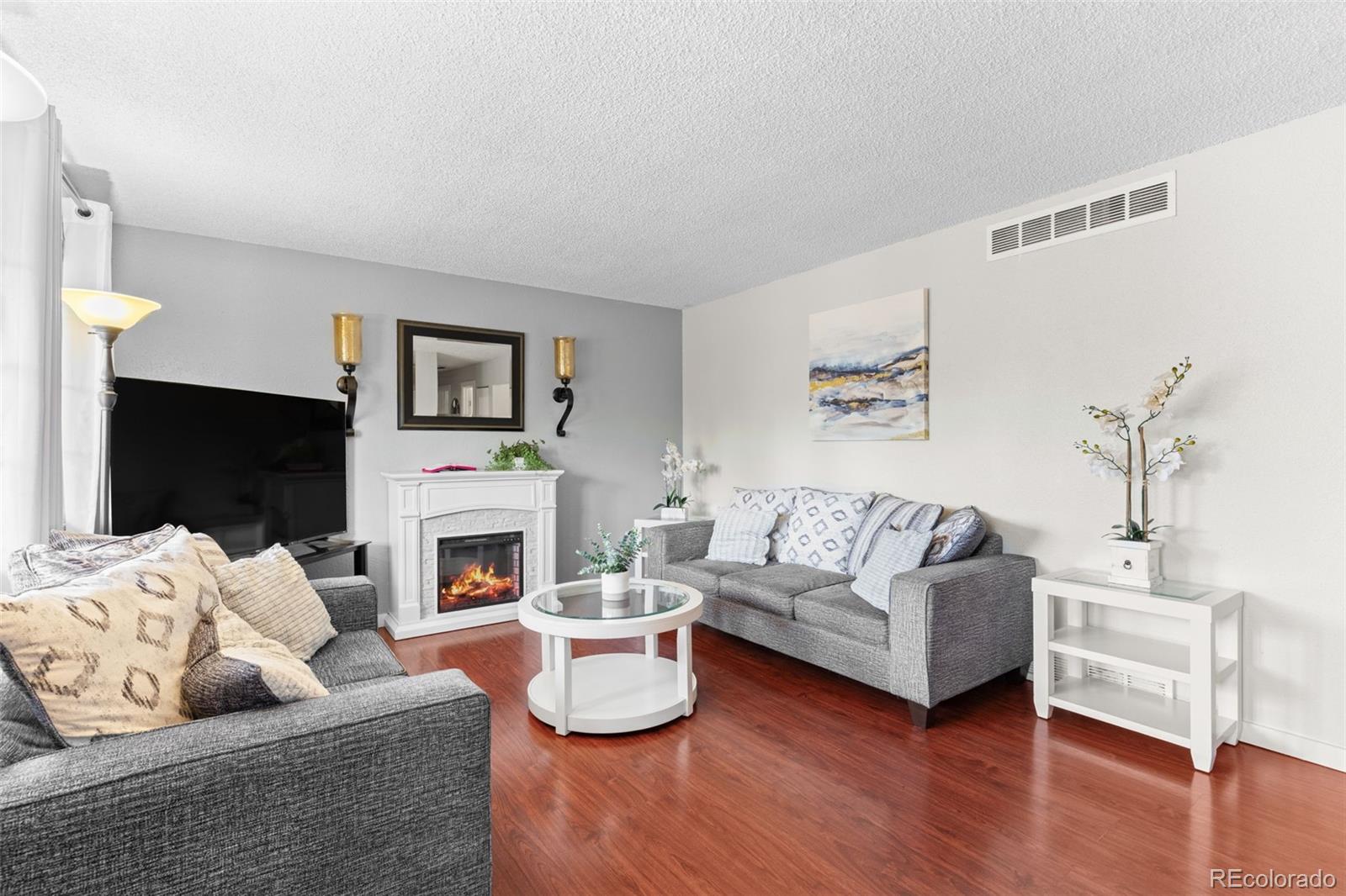 MLS Image #4 for 14900 e 55 th avenue,denver, Colorado