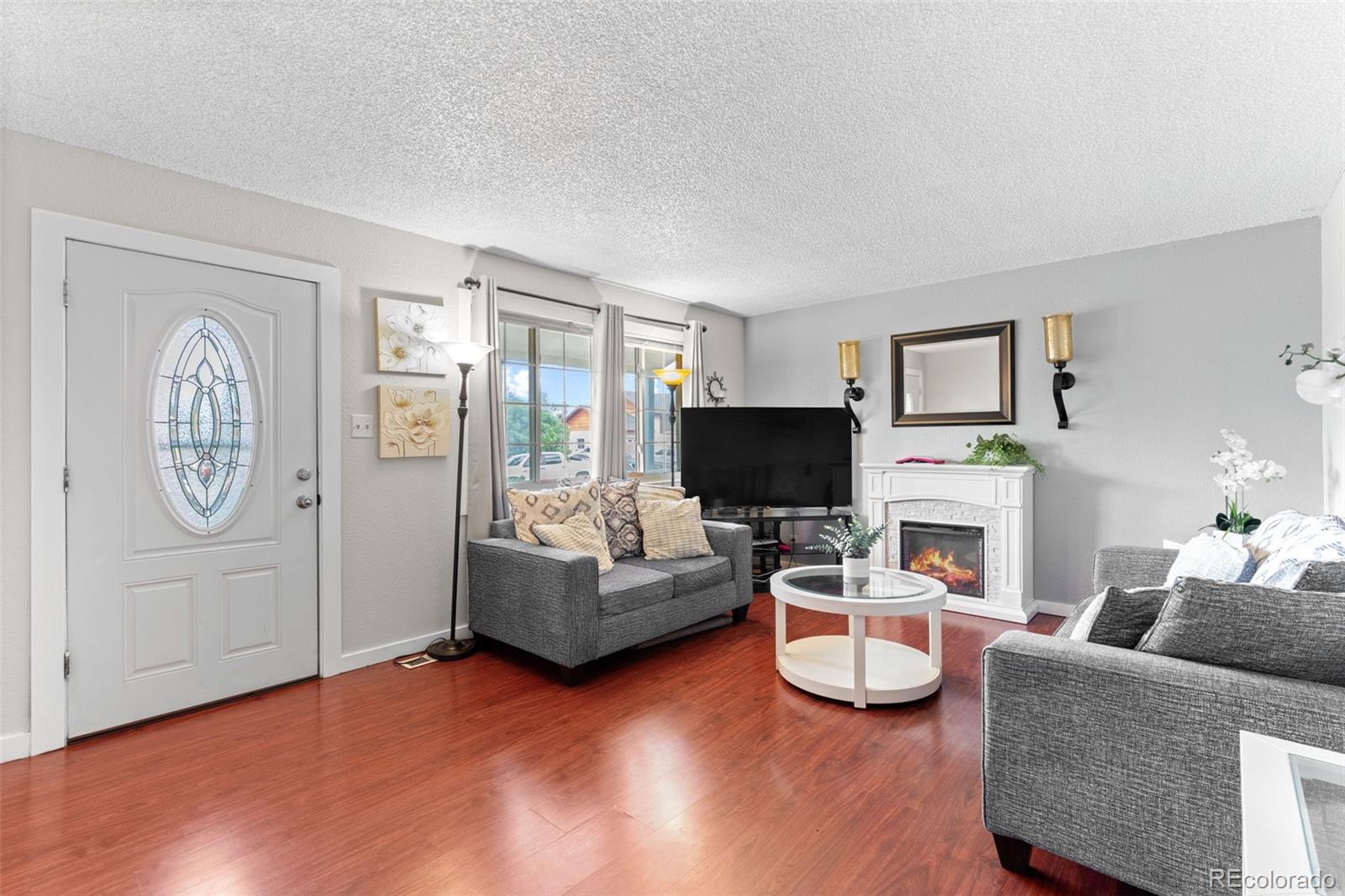 MLS Image #6 for 14900 e 55 th avenue,denver, Colorado