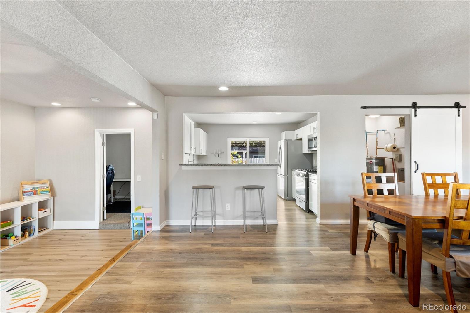 MLS Image #4 for 113  everett drive,colorado springs, Colorado