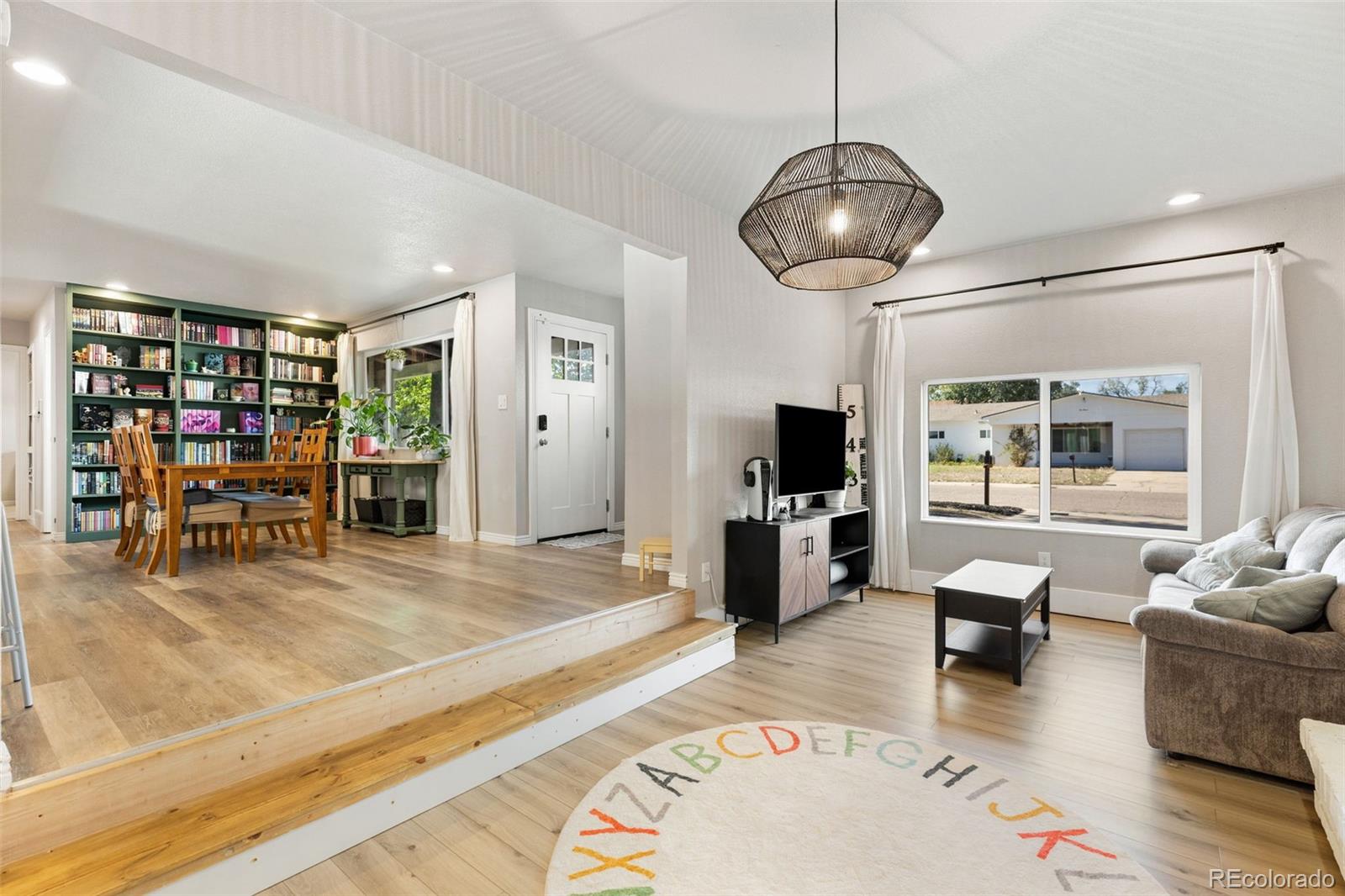 MLS Image #7 for 113  everett drive,colorado springs, Colorado