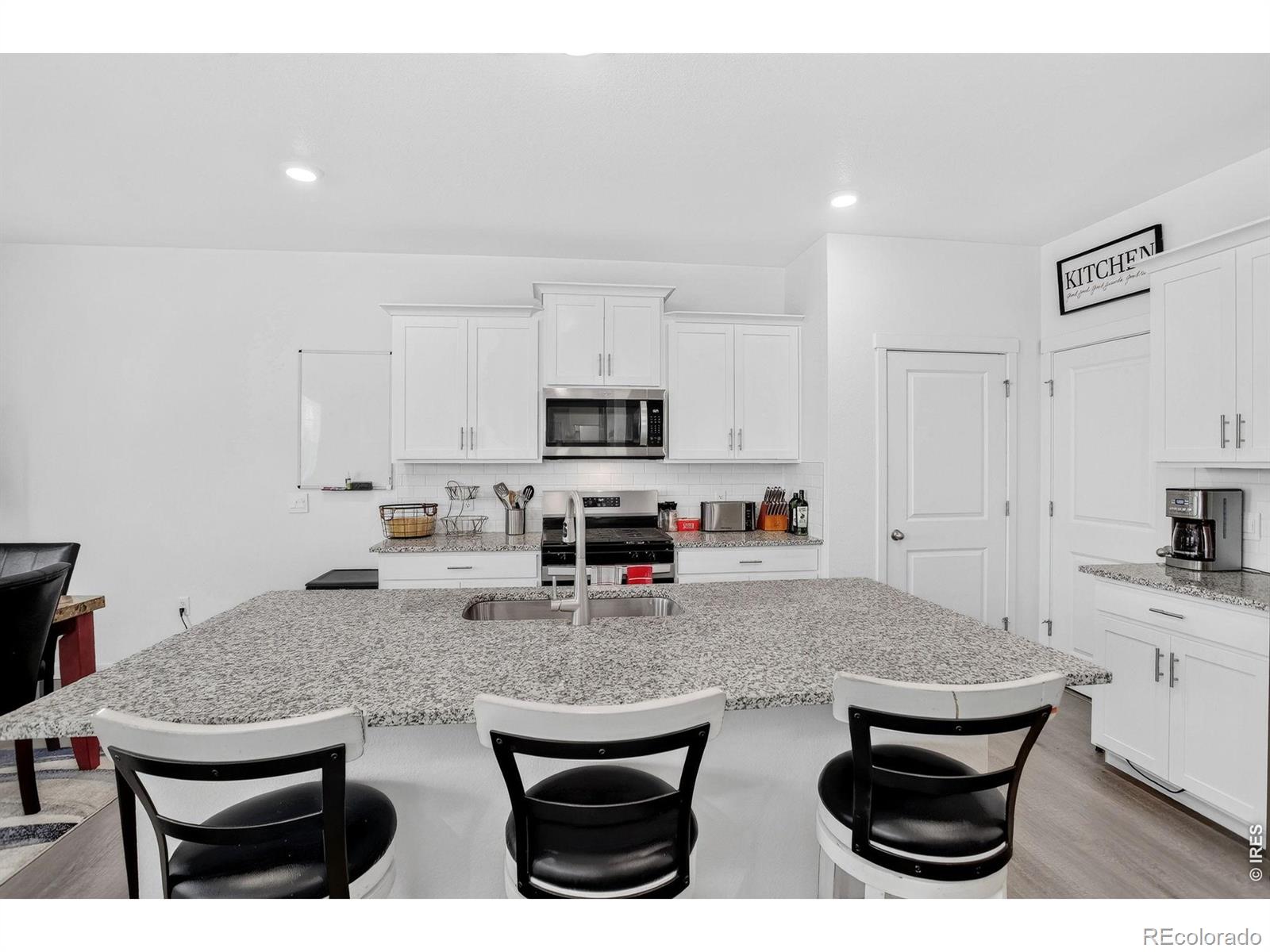 MLS Image #10 for 27671 e byers avenue,aurora, Colorado