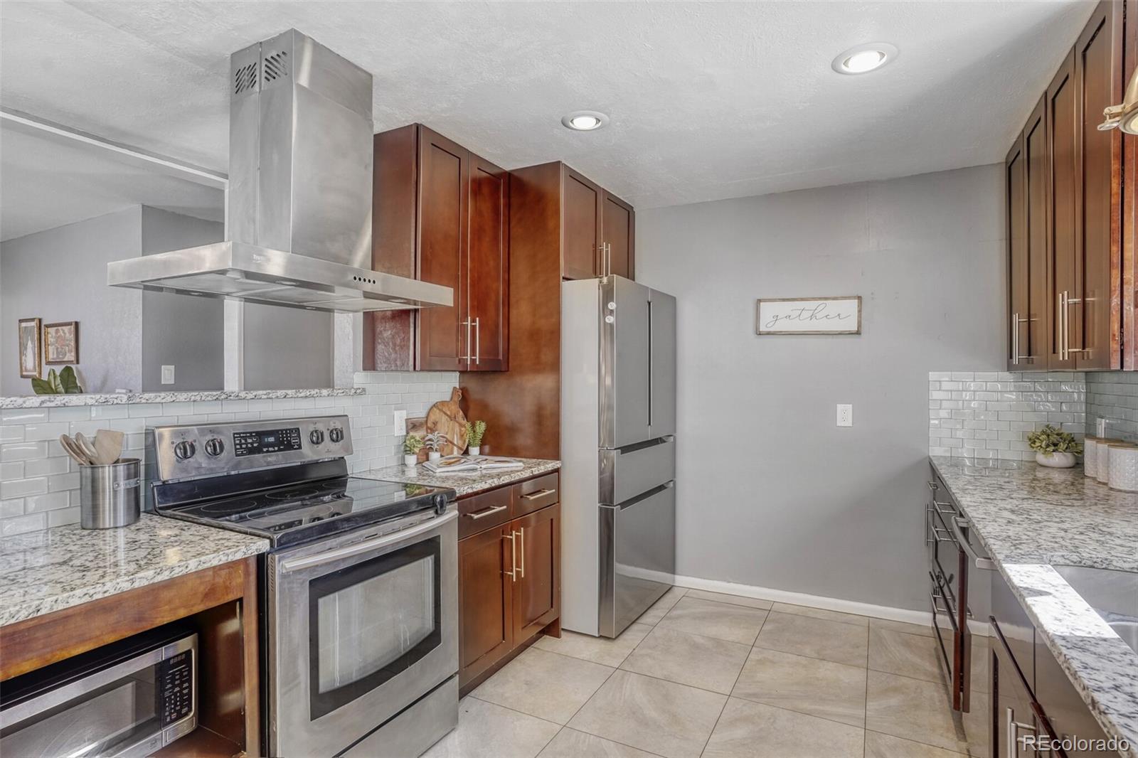 MLS Image #10 for 627 s jasmine way,denver, Colorado