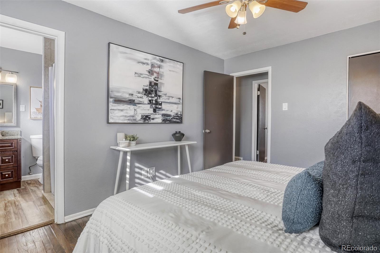 MLS Image #12 for 627 s jasmine way,denver, Colorado