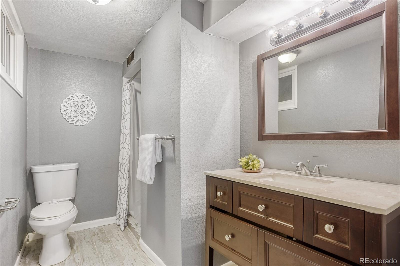 MLS Image #13 for 627 s jasmine way,denver, Colorado