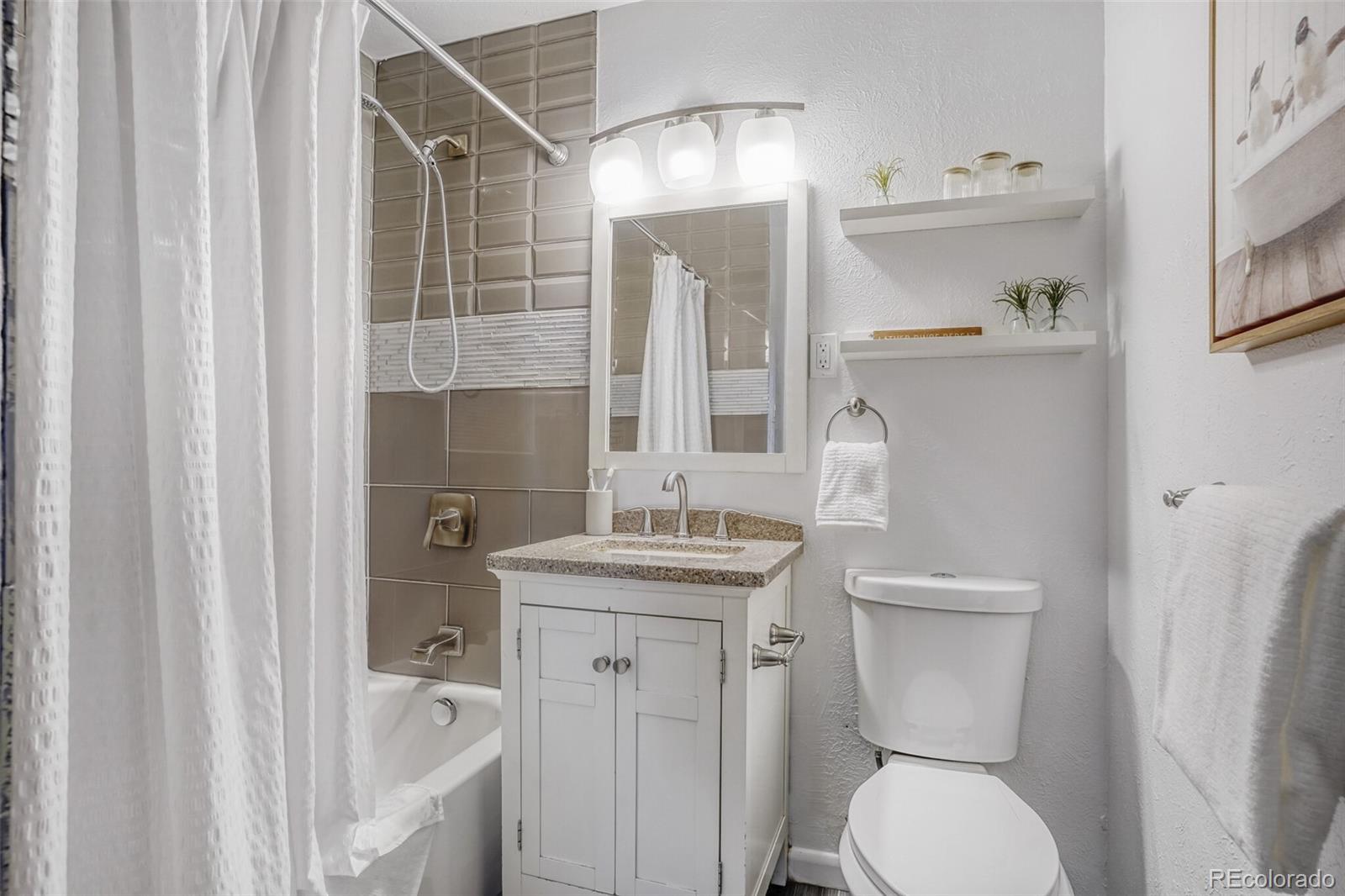 MLS Image #17 for 627 s jasmine way,denver, Colorado