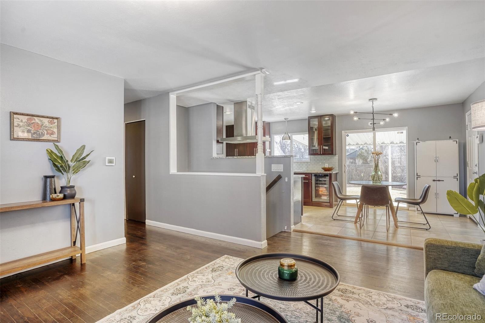 MLS Image #6 for 627 s jasmine way,denver, Colorado