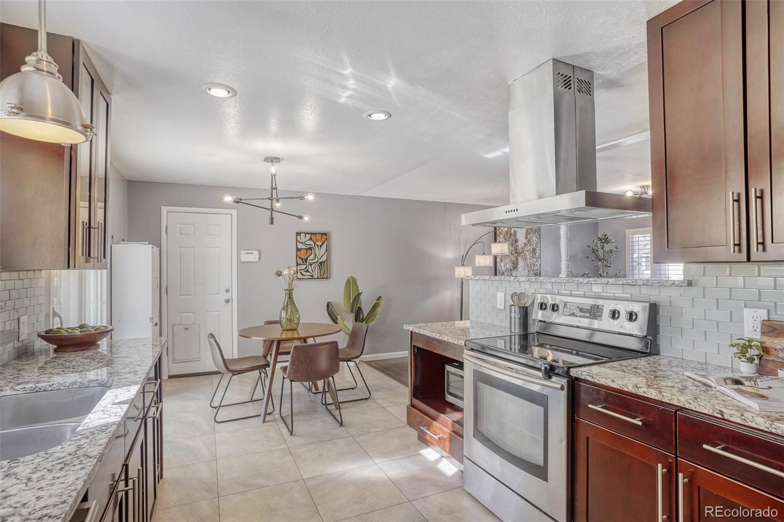 MLS Image #8 for 627 s jasmine way,denver, Colorado