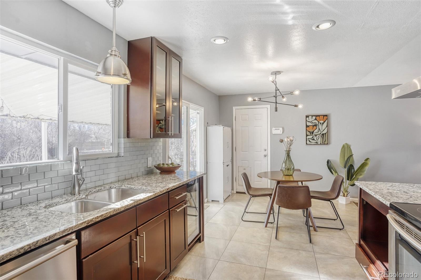 MLS Image #9 for 627 s jasmine way,denver, Colorado