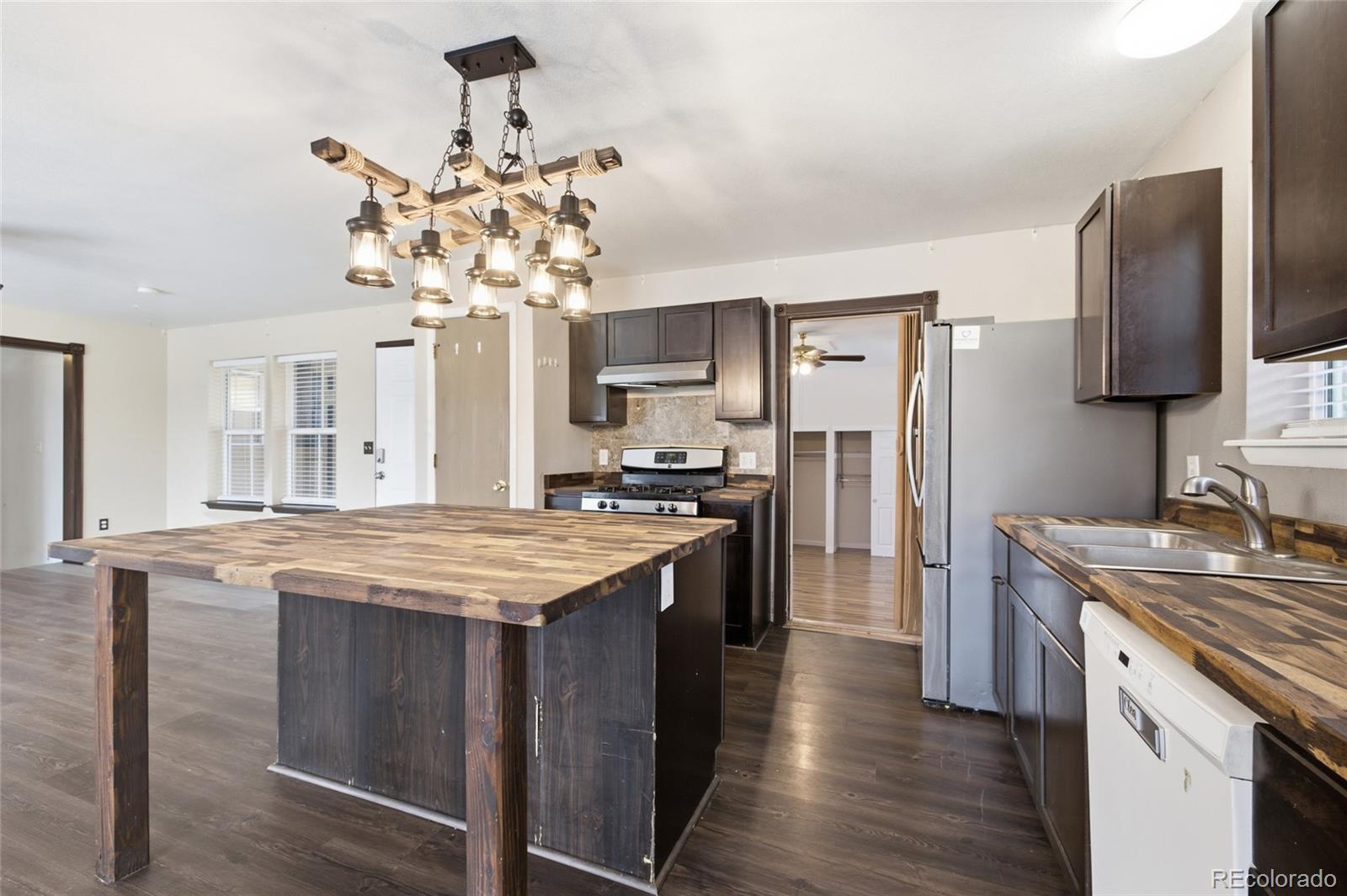 MLS Image #7 for 14820 e 18th place,aurora, Colorado