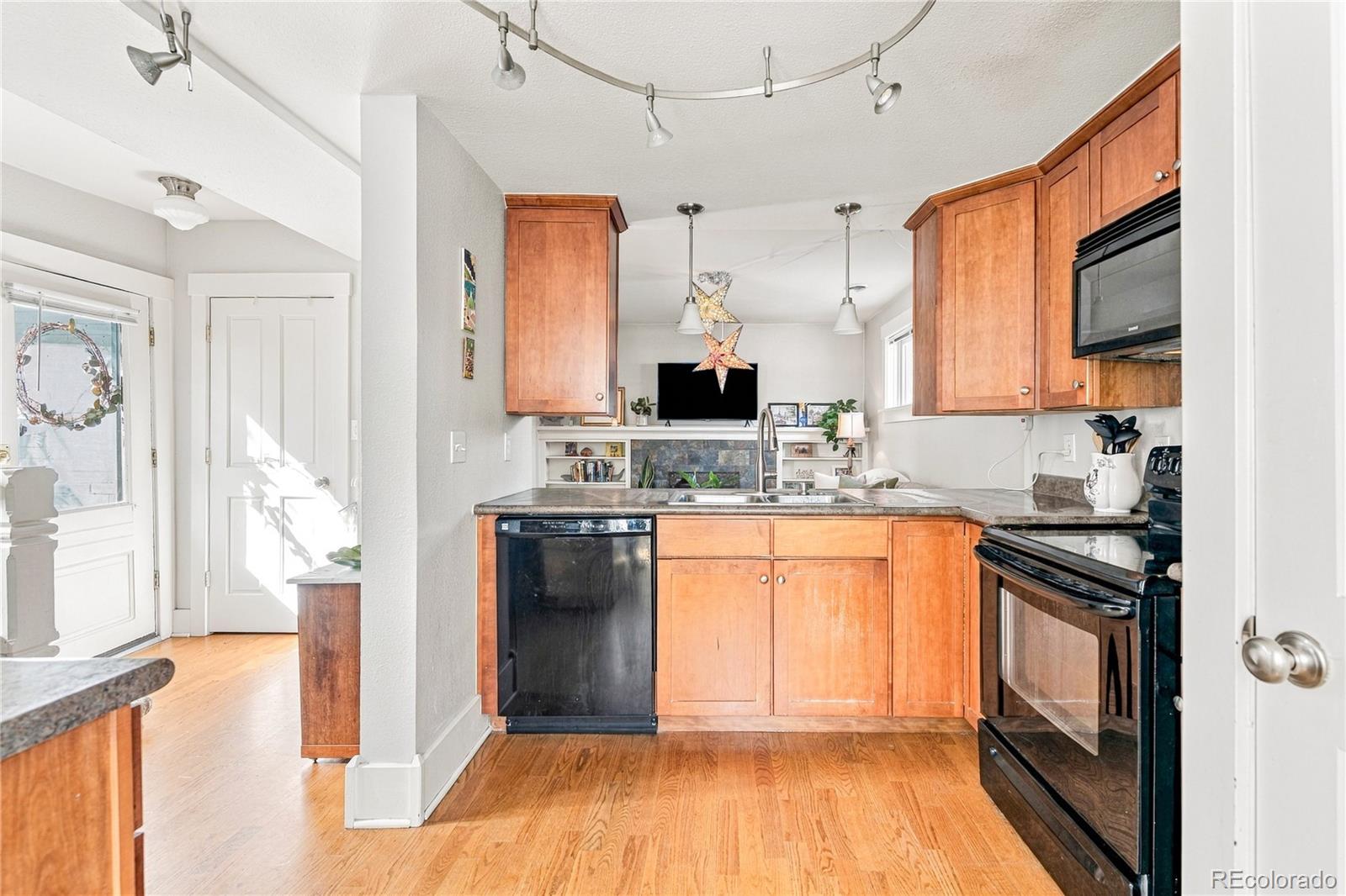 MLS Image #42 for 590 s sherman street,denver, Colorado