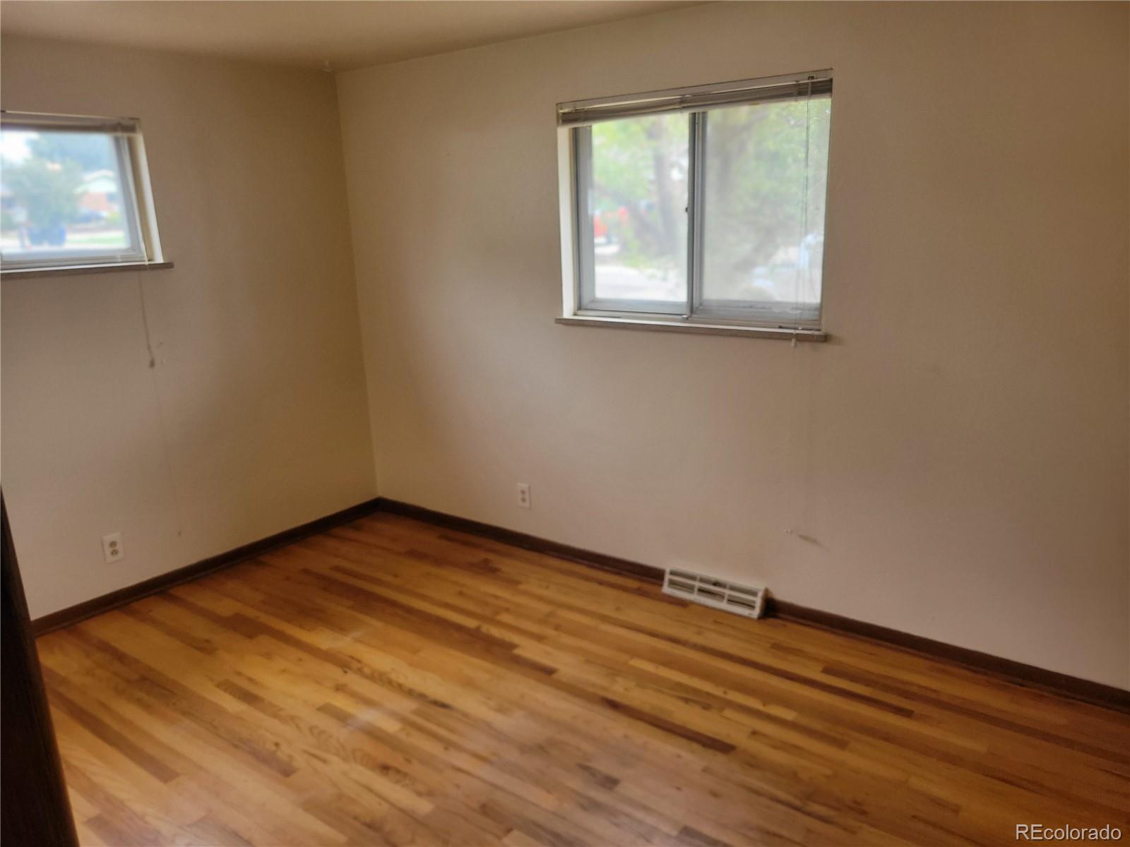 MLS Image #5 for 8159 n benton way,arvada, Colorado