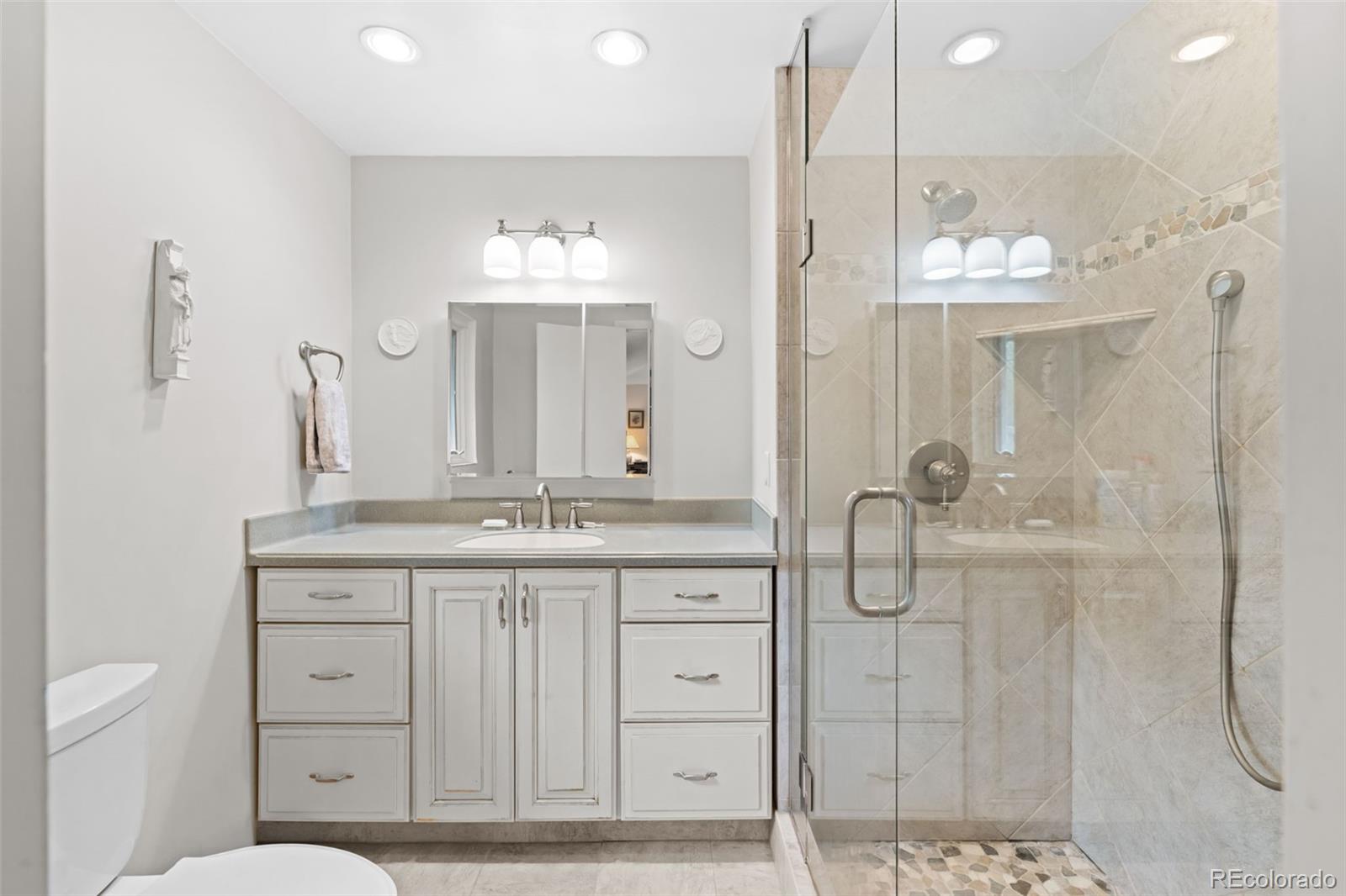 MLS Image #14 for 250 s cherry street,denver, Colorado