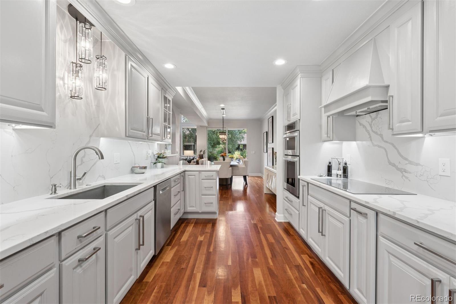 MLS Image #15 for 2800 s university boulevard,denver, Colorado