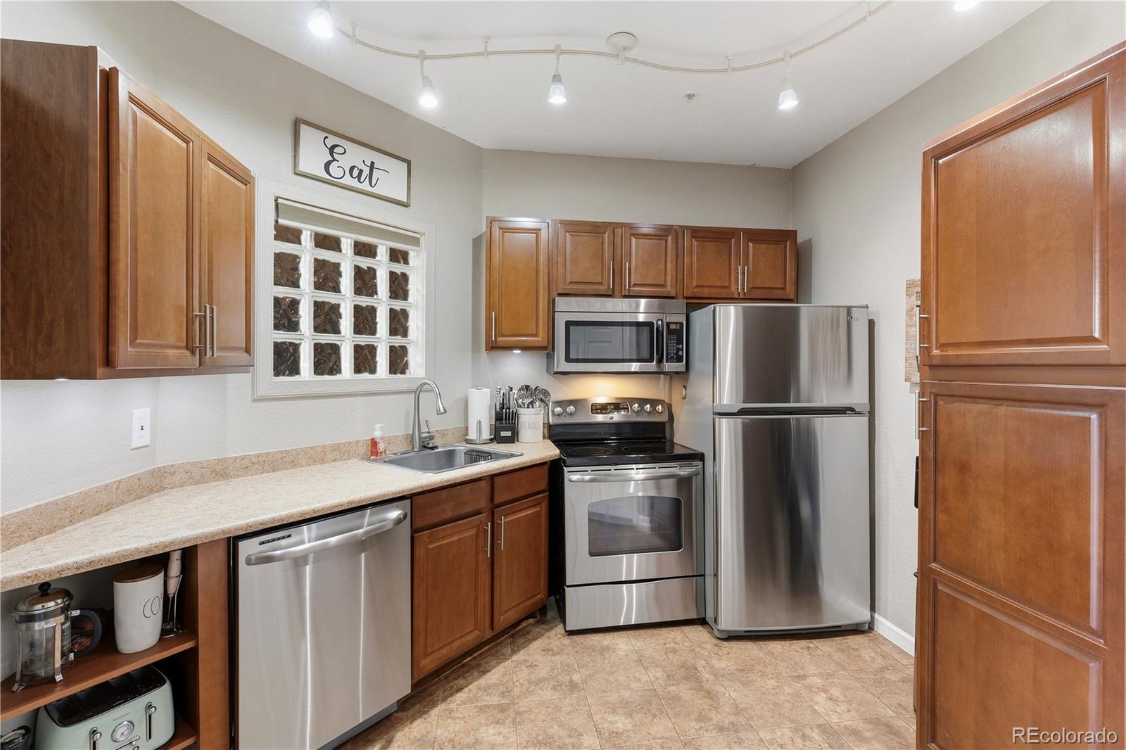 MLS Image #5 for 1691 w canal circle,littleton, Colorado