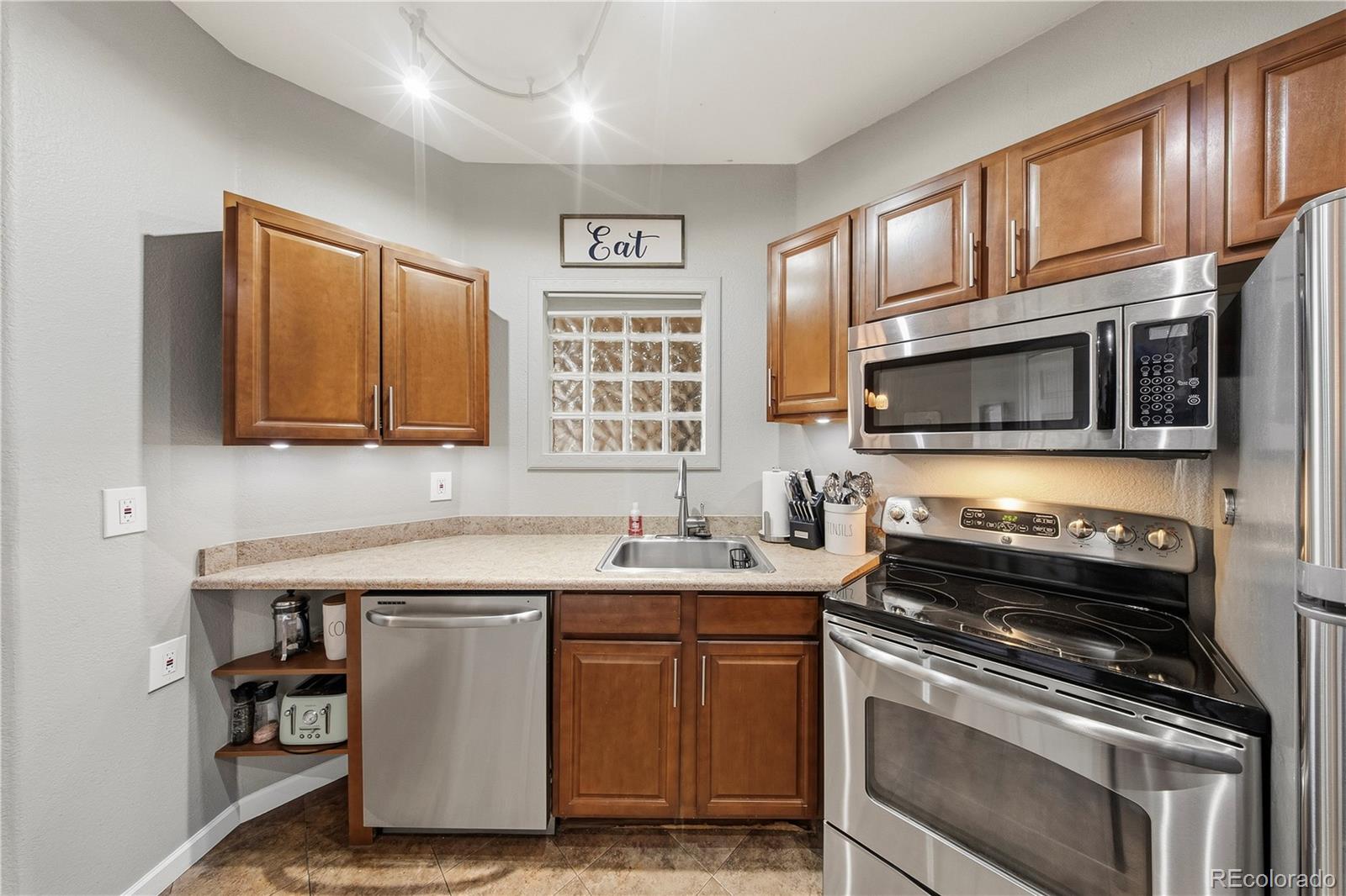 MLS Image #6 for 1691 w canal circle,littleton, Colorado