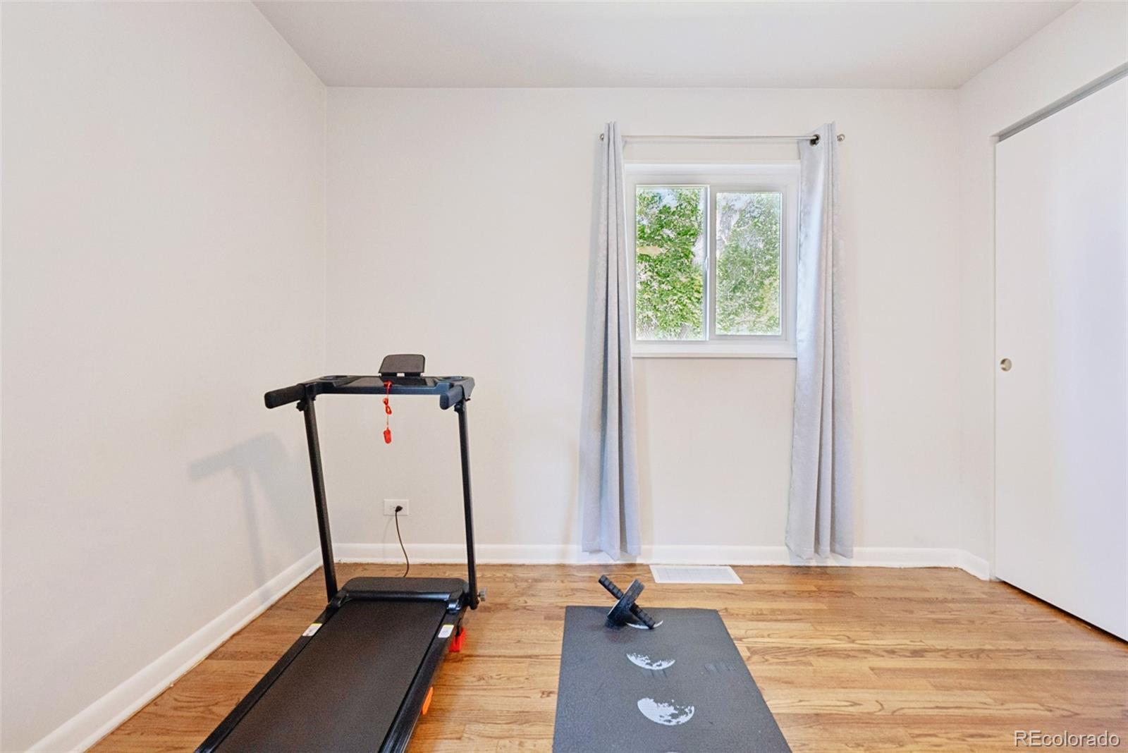 MLS Image #14 for 1251 s seneca way,denver, Colorado